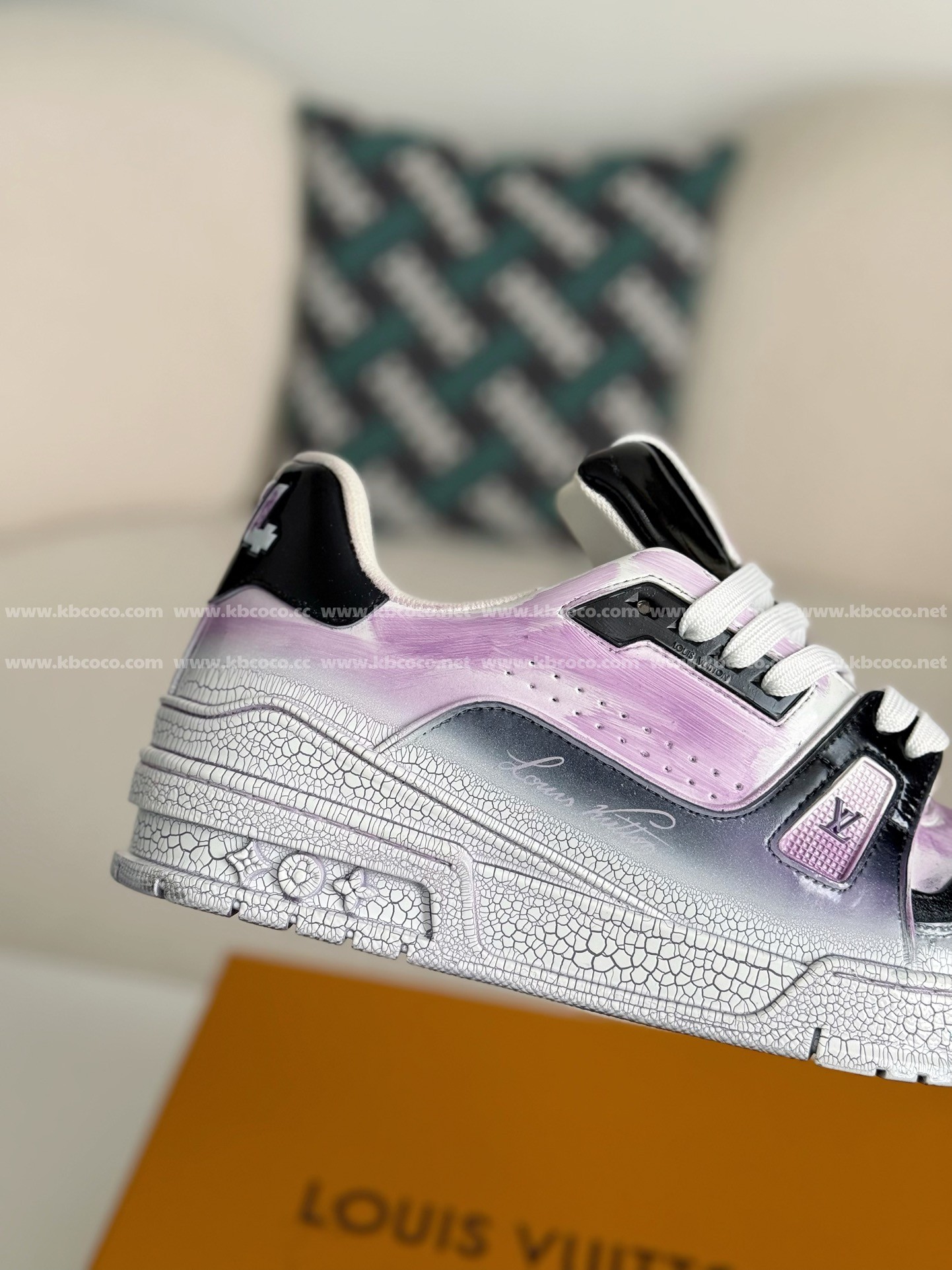 【#4490】 LOUIS VUITTON TRAINER SNEAKERS