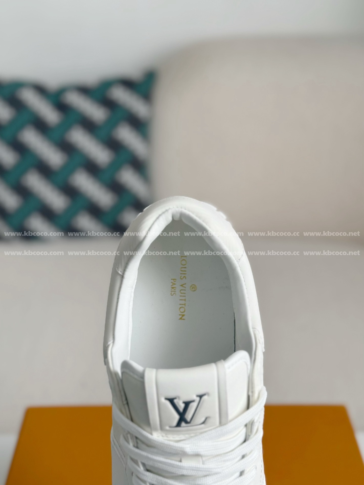 【#4678】 LOUIS VUITTON RUN AWAYCASUAL SHOES