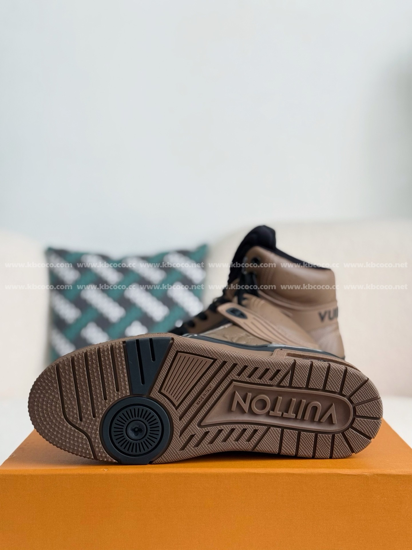 【#4625】 Louis Vuitton Trainers High-Top Plimsolls