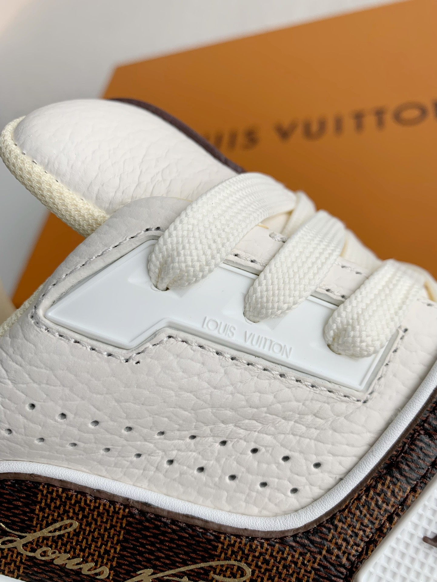 [#3385」 LOUIS VUITTON TRAINER SNEAKERS