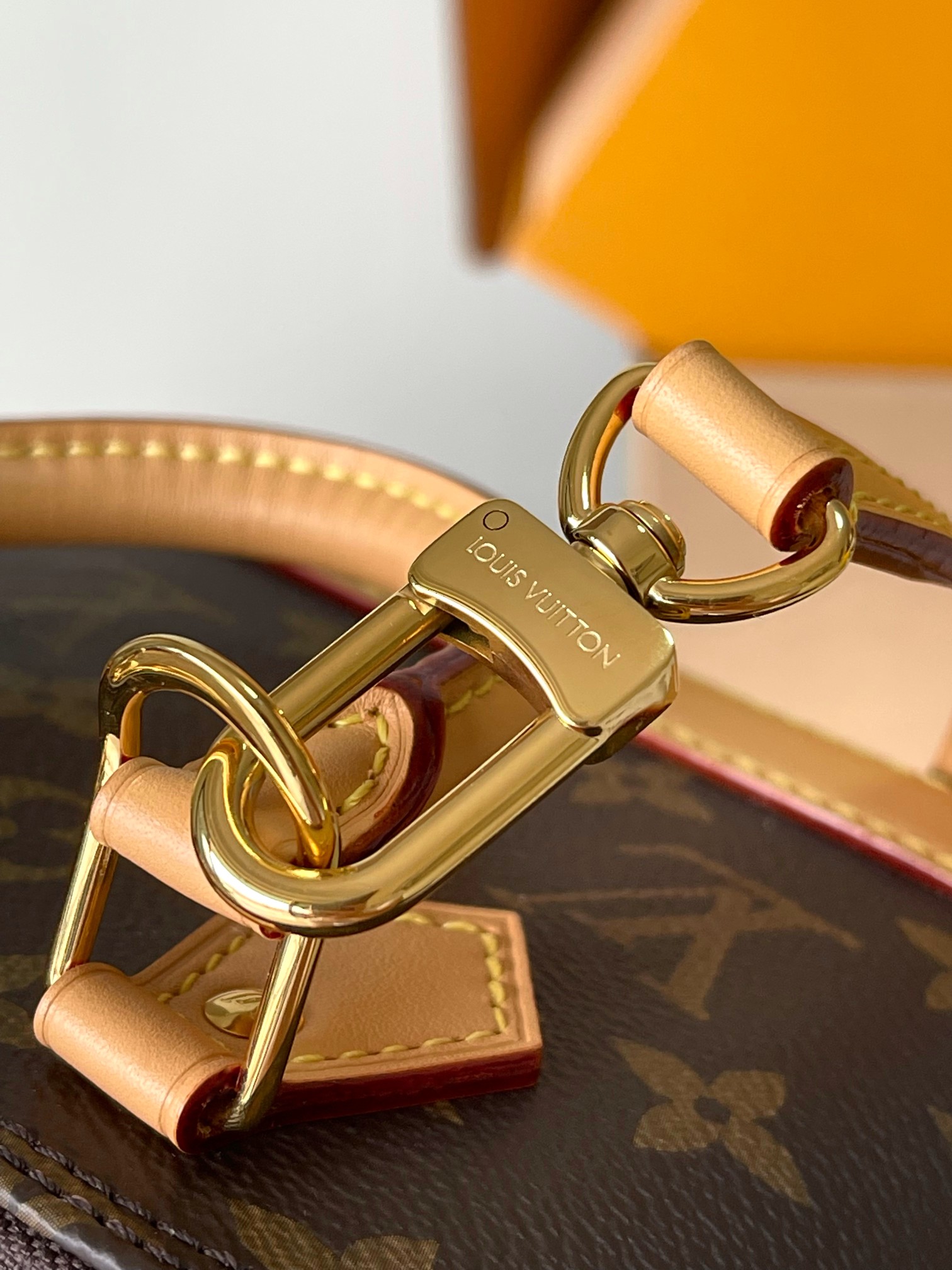 LOUIS VUITTON Alma Handbag/Top Quality M82717