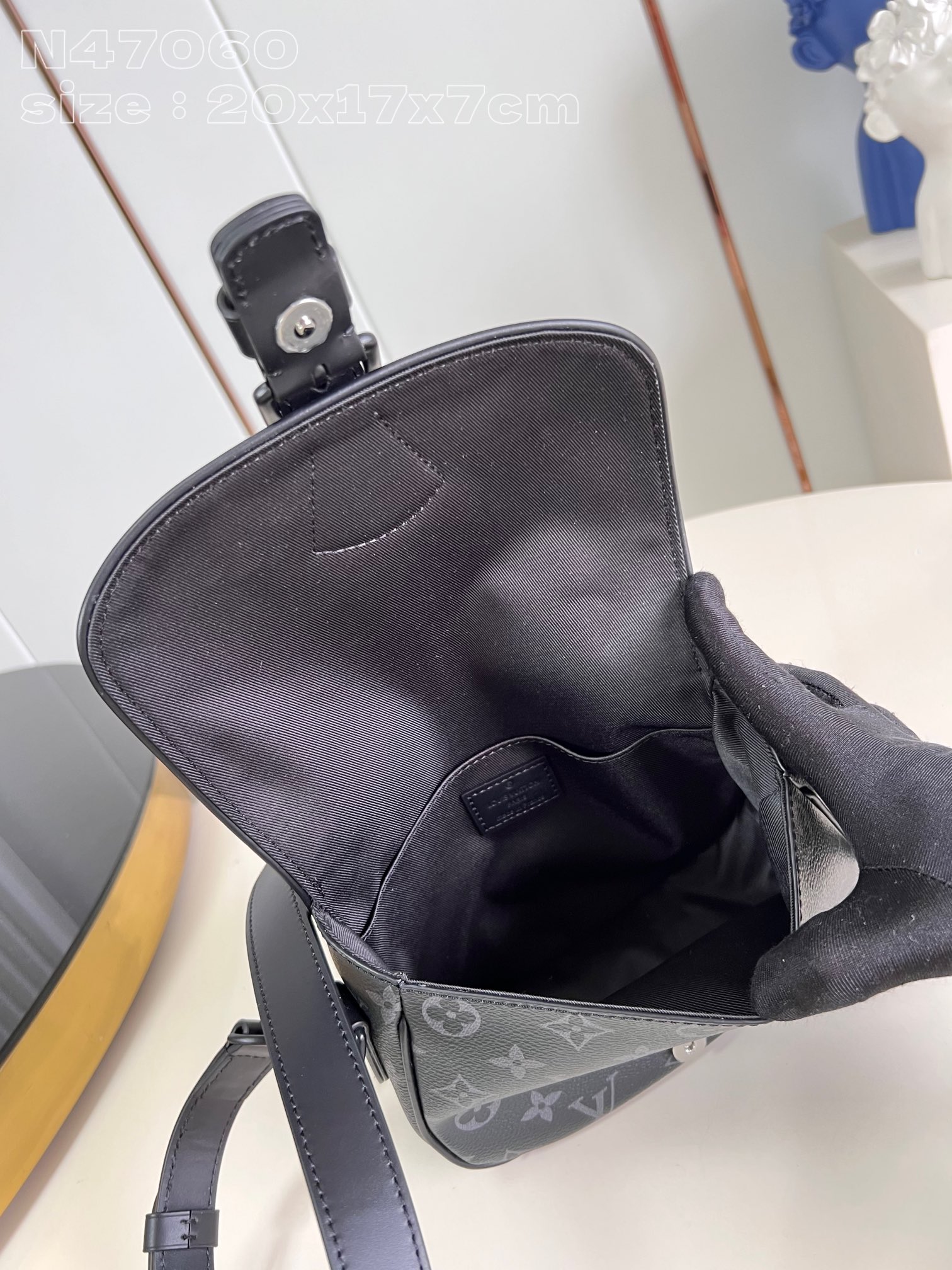 Louis Vuitton Montsouris Messenger PM N47060，Top quality