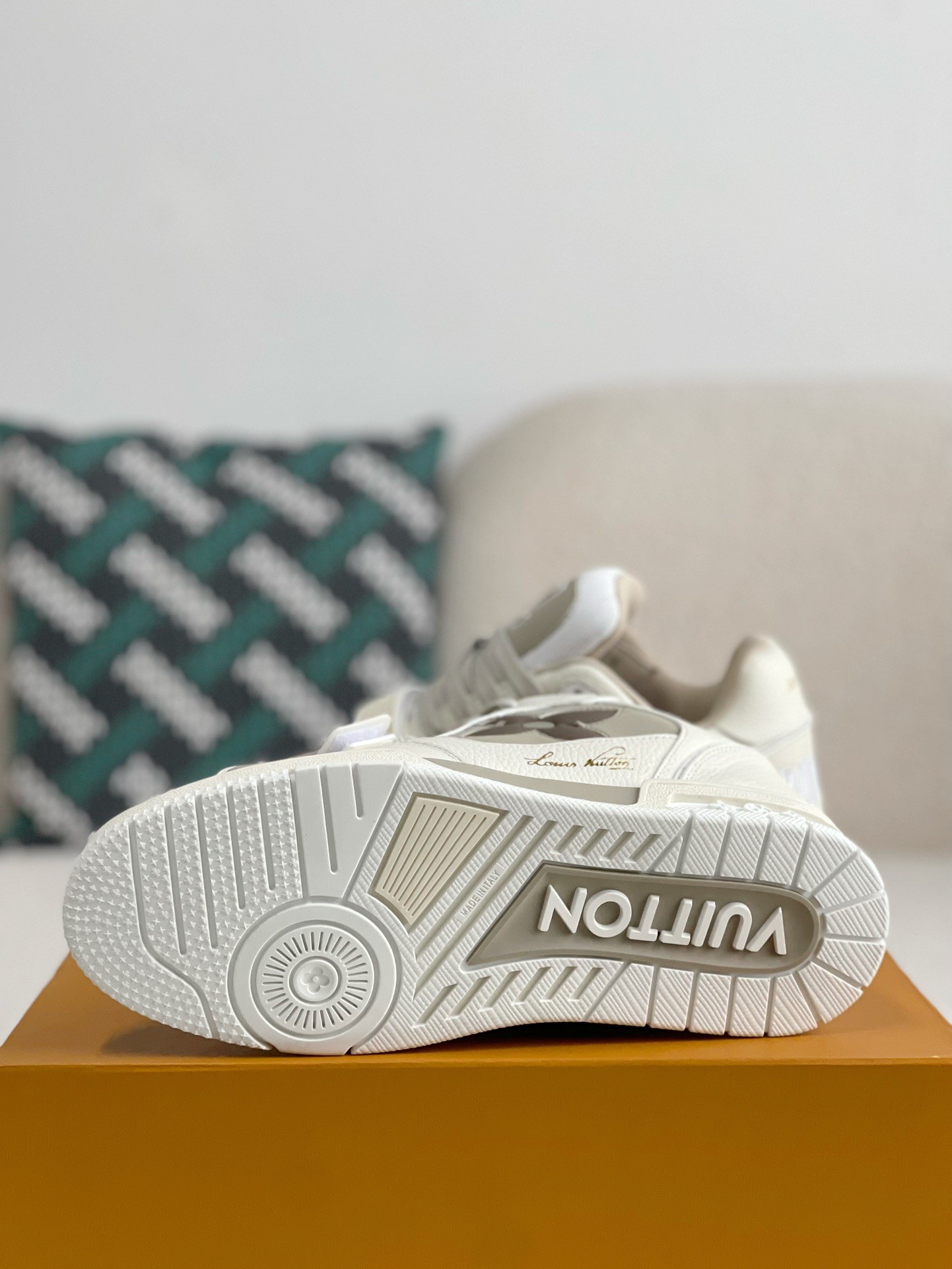 [#3343」 LOUIS VUITTON TRAINER SNEAKERS