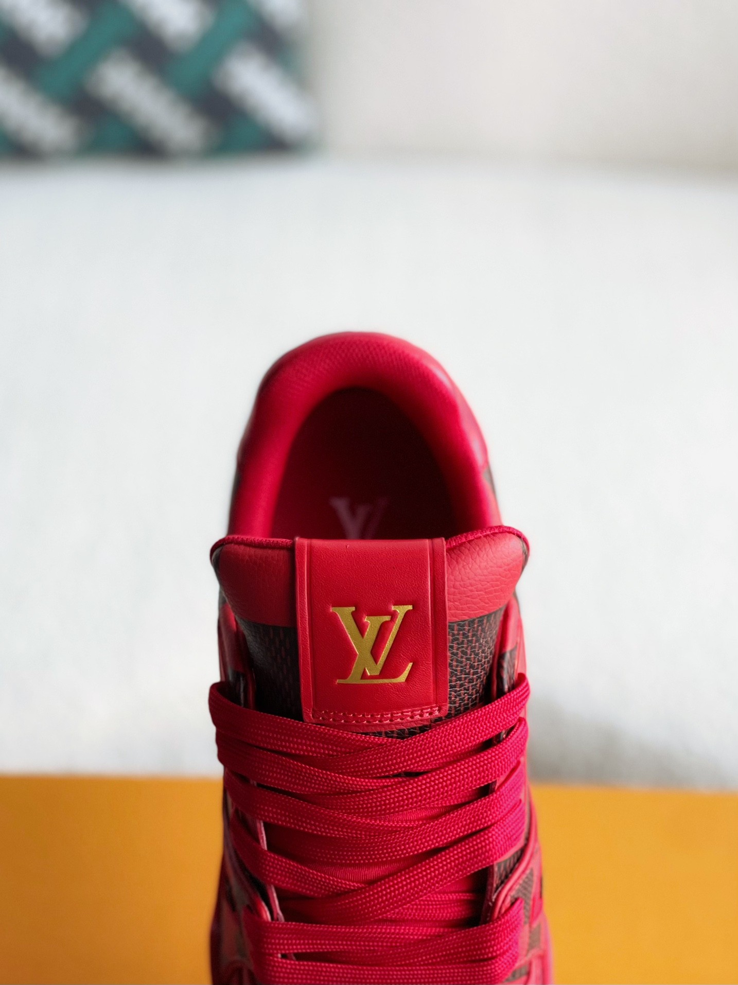LOUIS VUITTON SNEAKERS