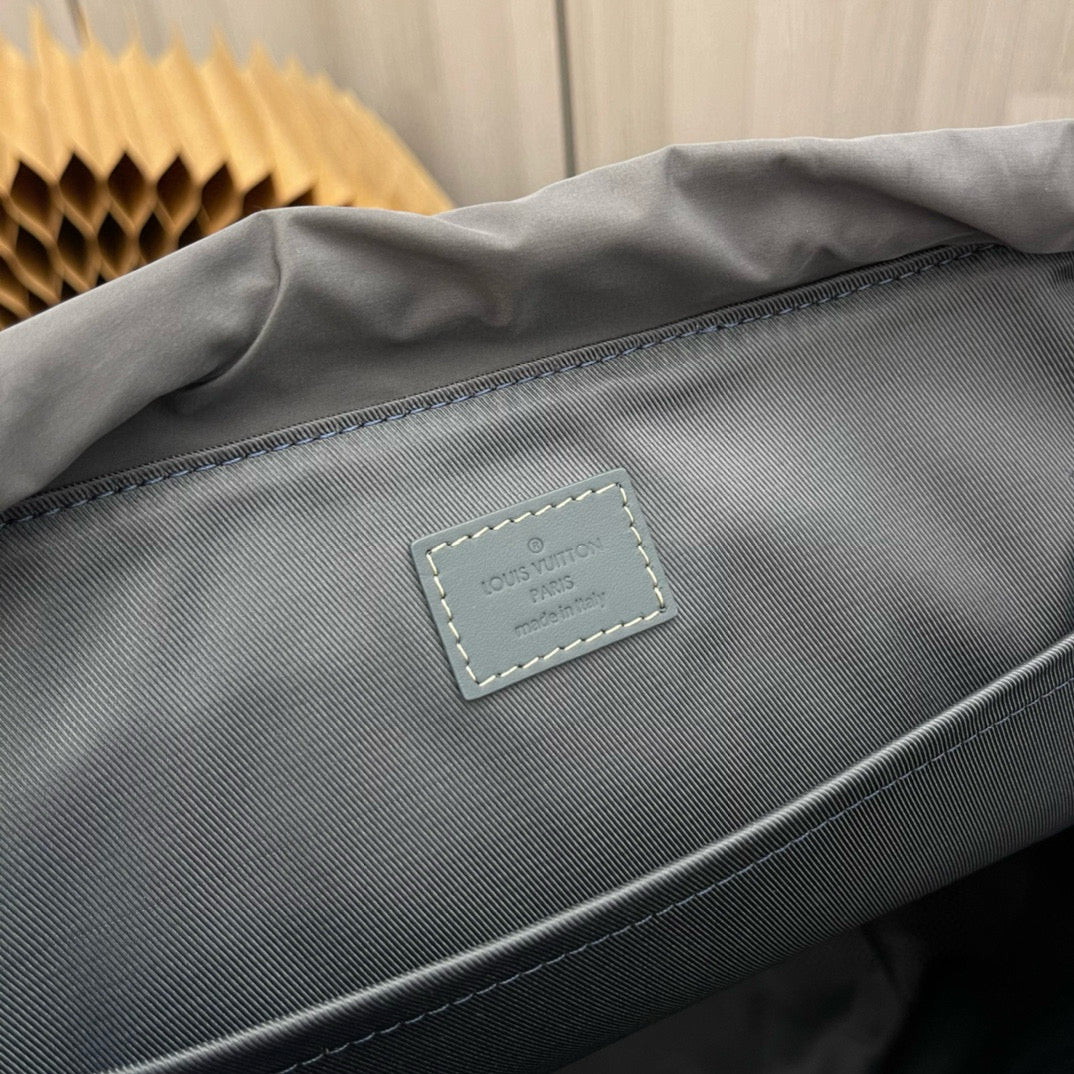 LOUIS VUITTON FW23 Montsouris Backpack/Top Quality M22534