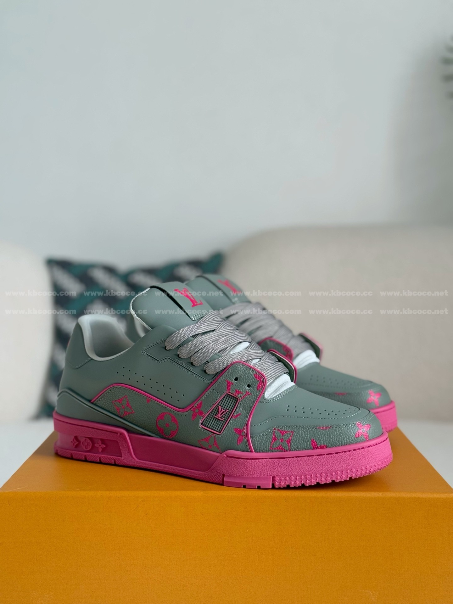 【#5779】 LOUIS VUITTON TRAINER SNEAKERS