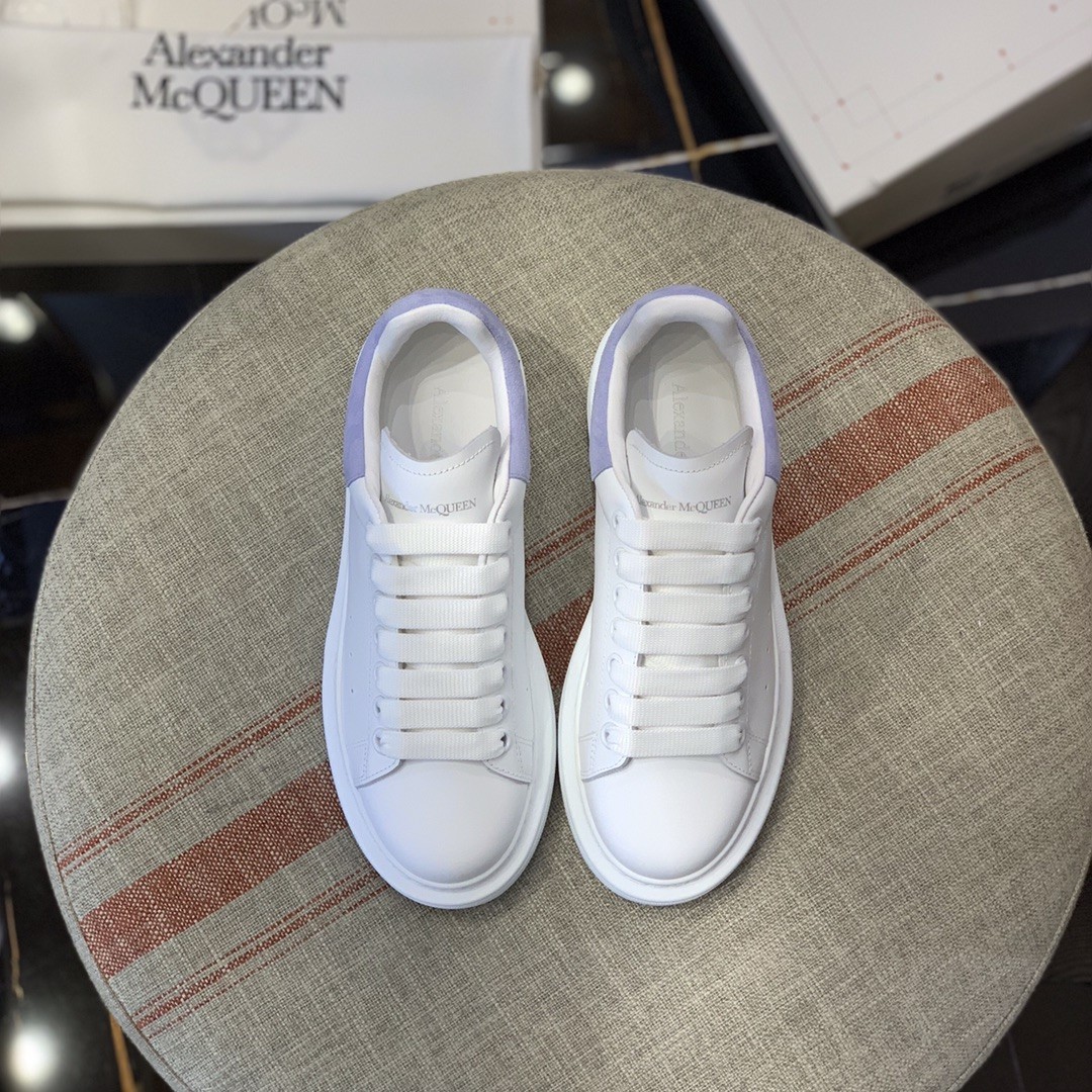 Alexander McQueen MQ Light blue velvet tail Sneakers