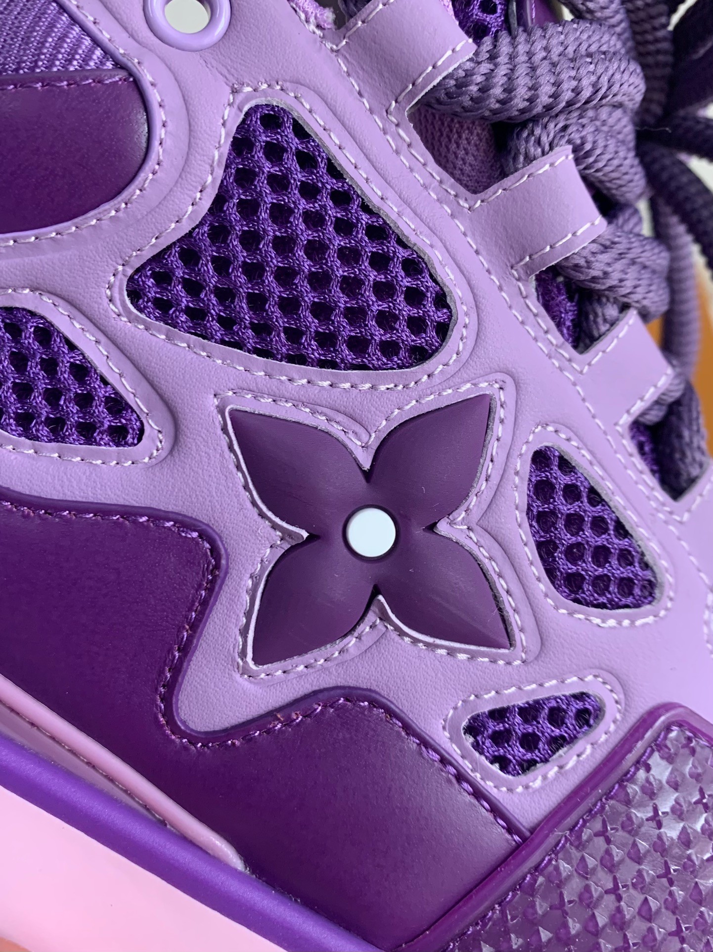 LOUIS VUITTON RUNNER TATIC sneaker