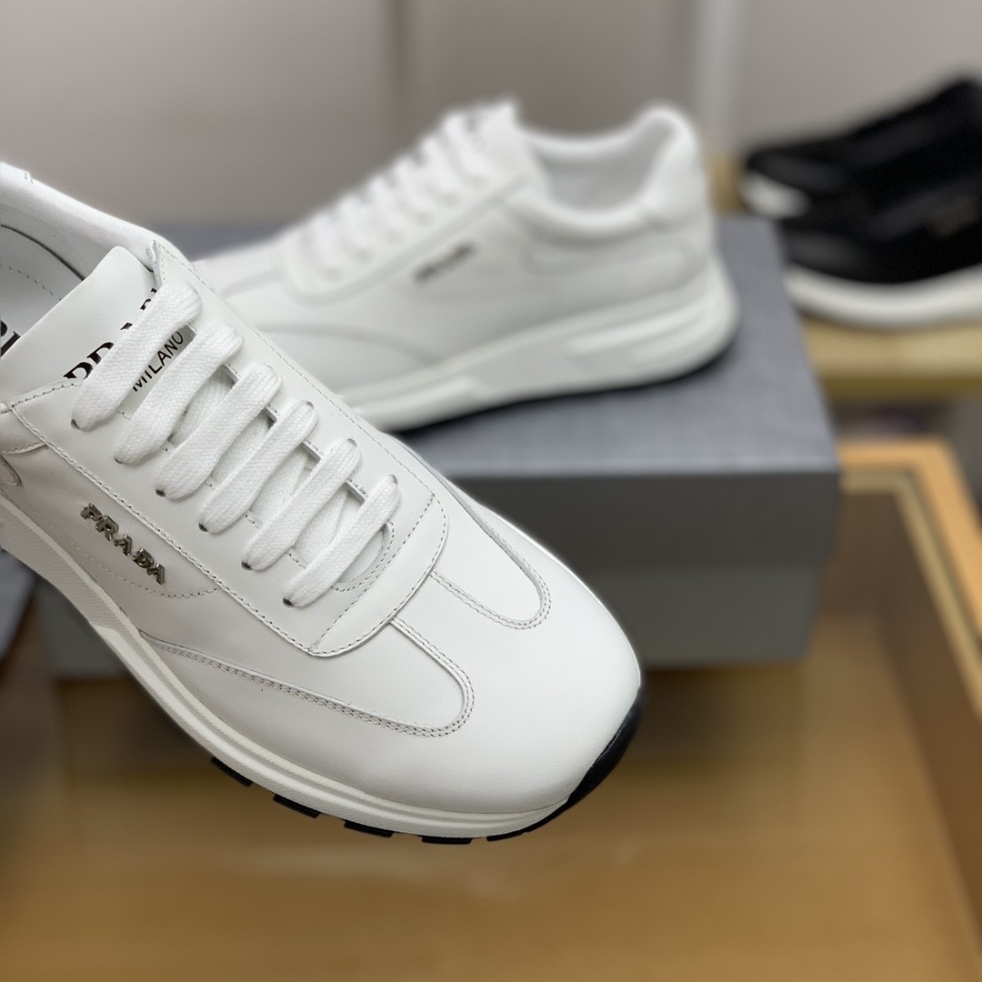 【#621】 Prada Sneakers