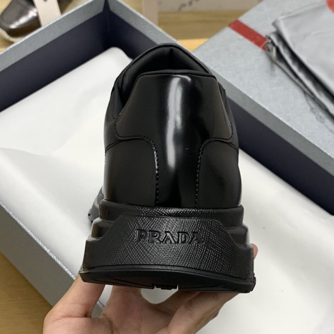 【#628】 Prada Sneakers