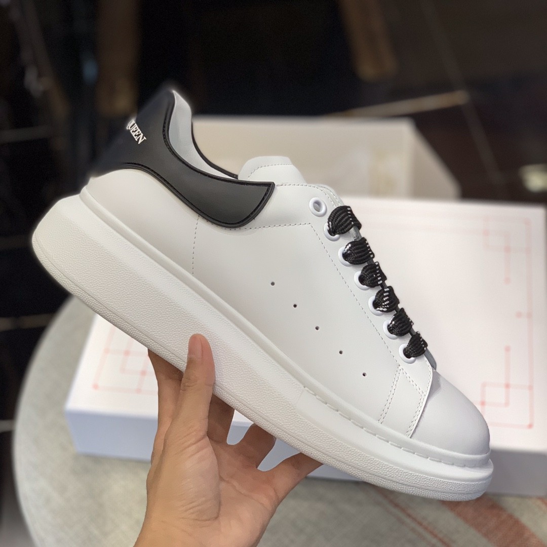 Alexander McQueen MO Black film tailSneakers