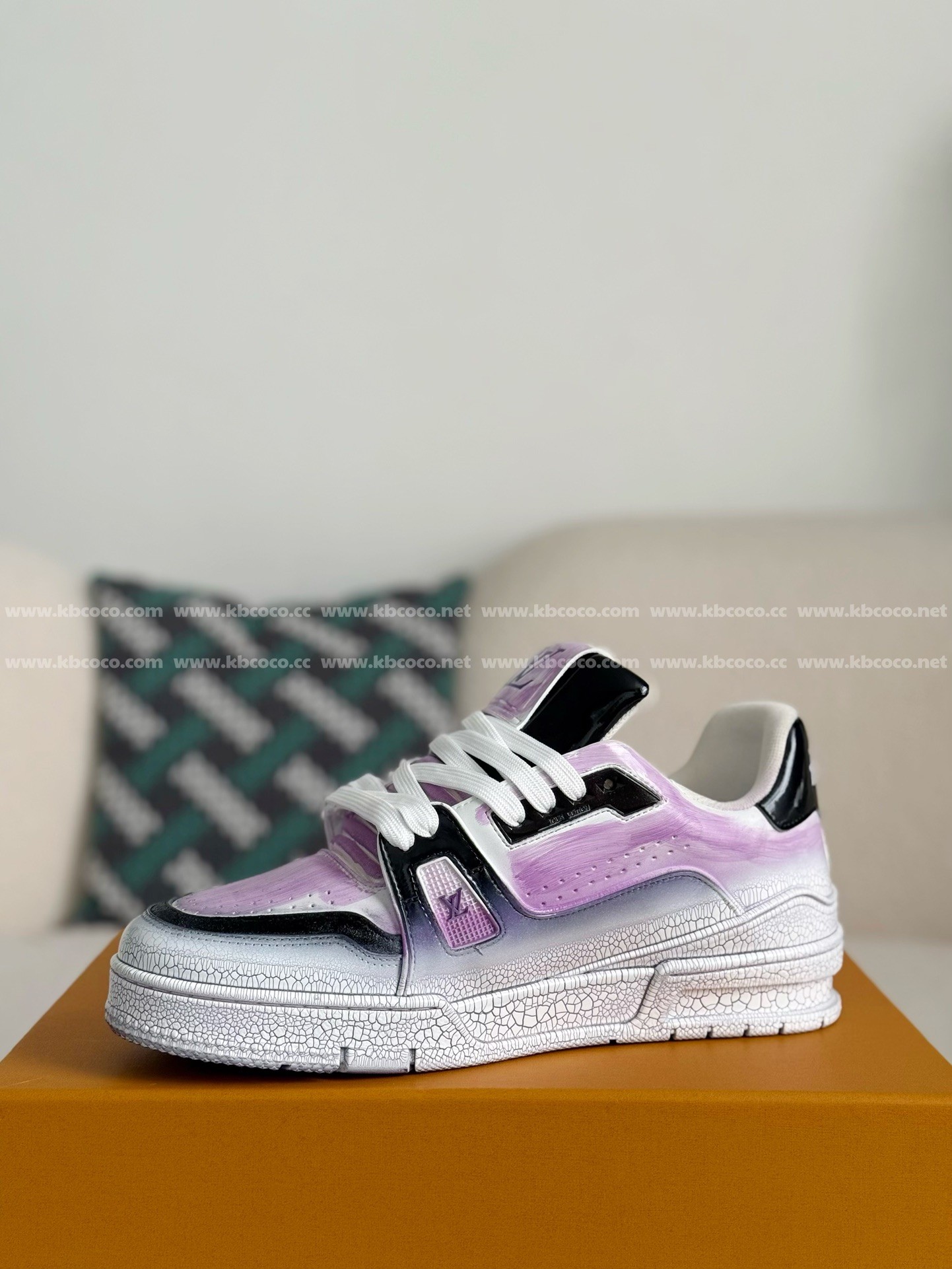 【#4490】 LOUIS VUITTON TRAINER SNEAKERS
