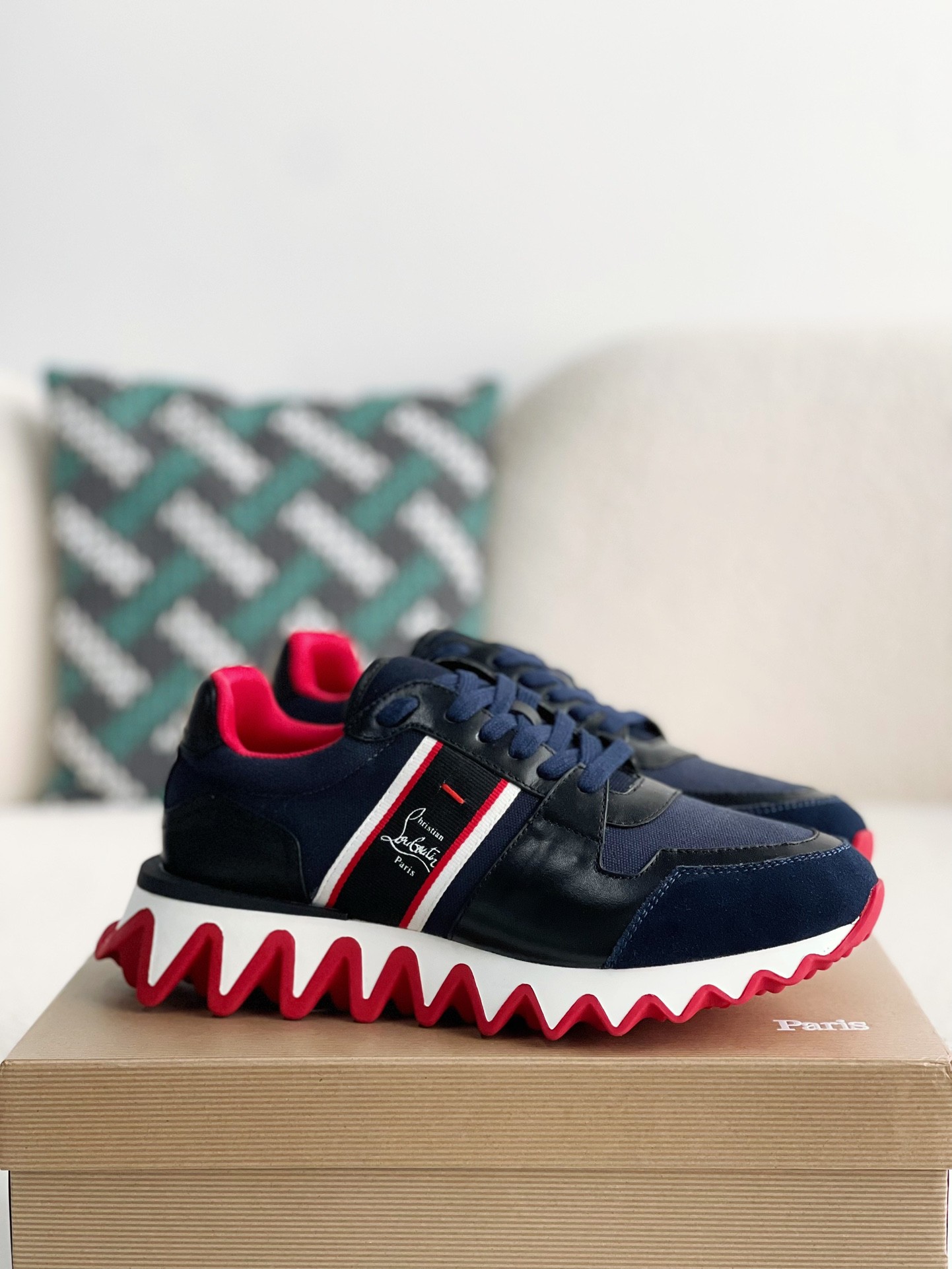 【#3015】 Christian Louboutin Sneakers