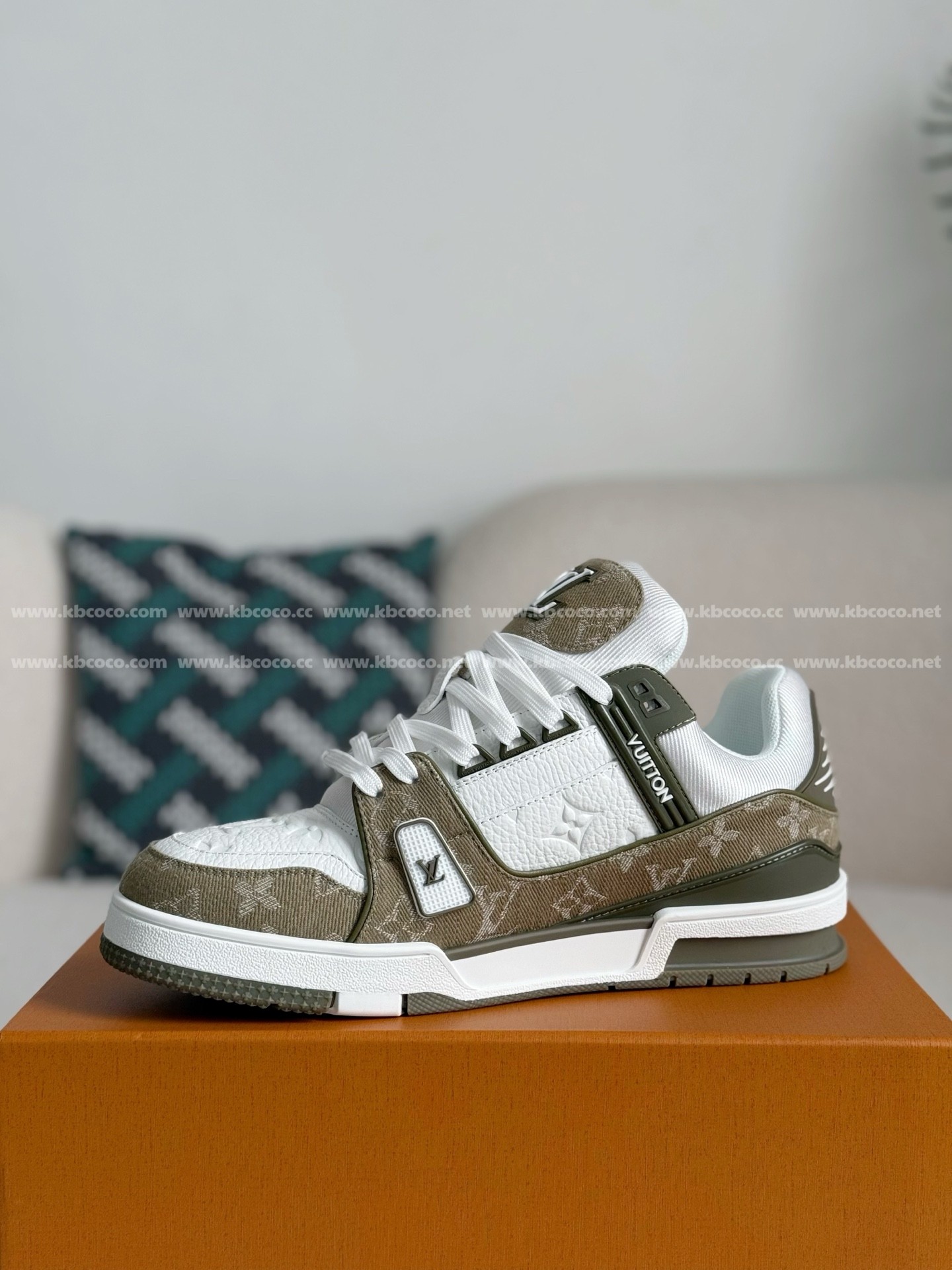 【#5443】 LOUIS VUITTON TRAINER SNEAKERS