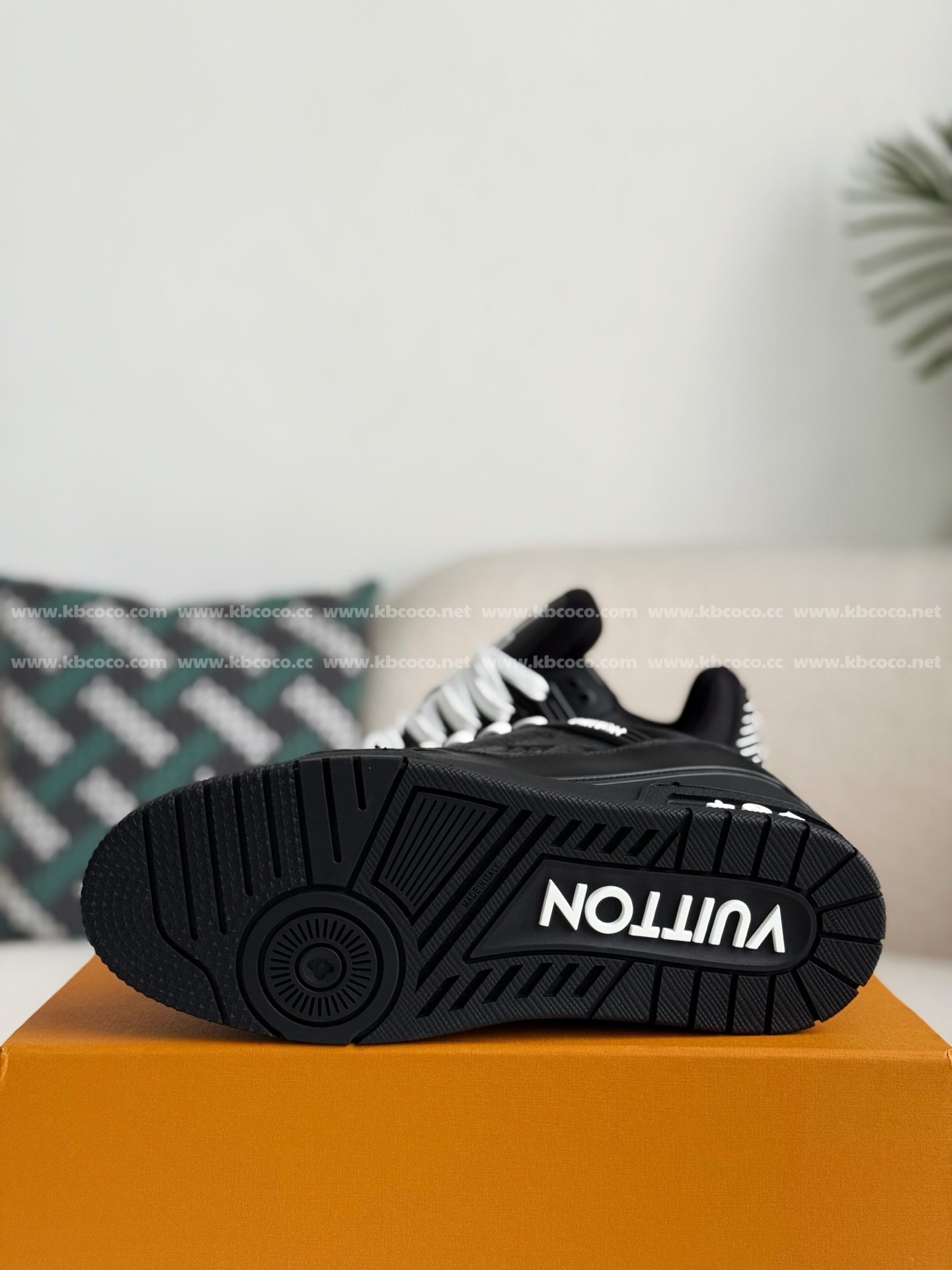 LOUIS VUITTON TRAINER Sneakers