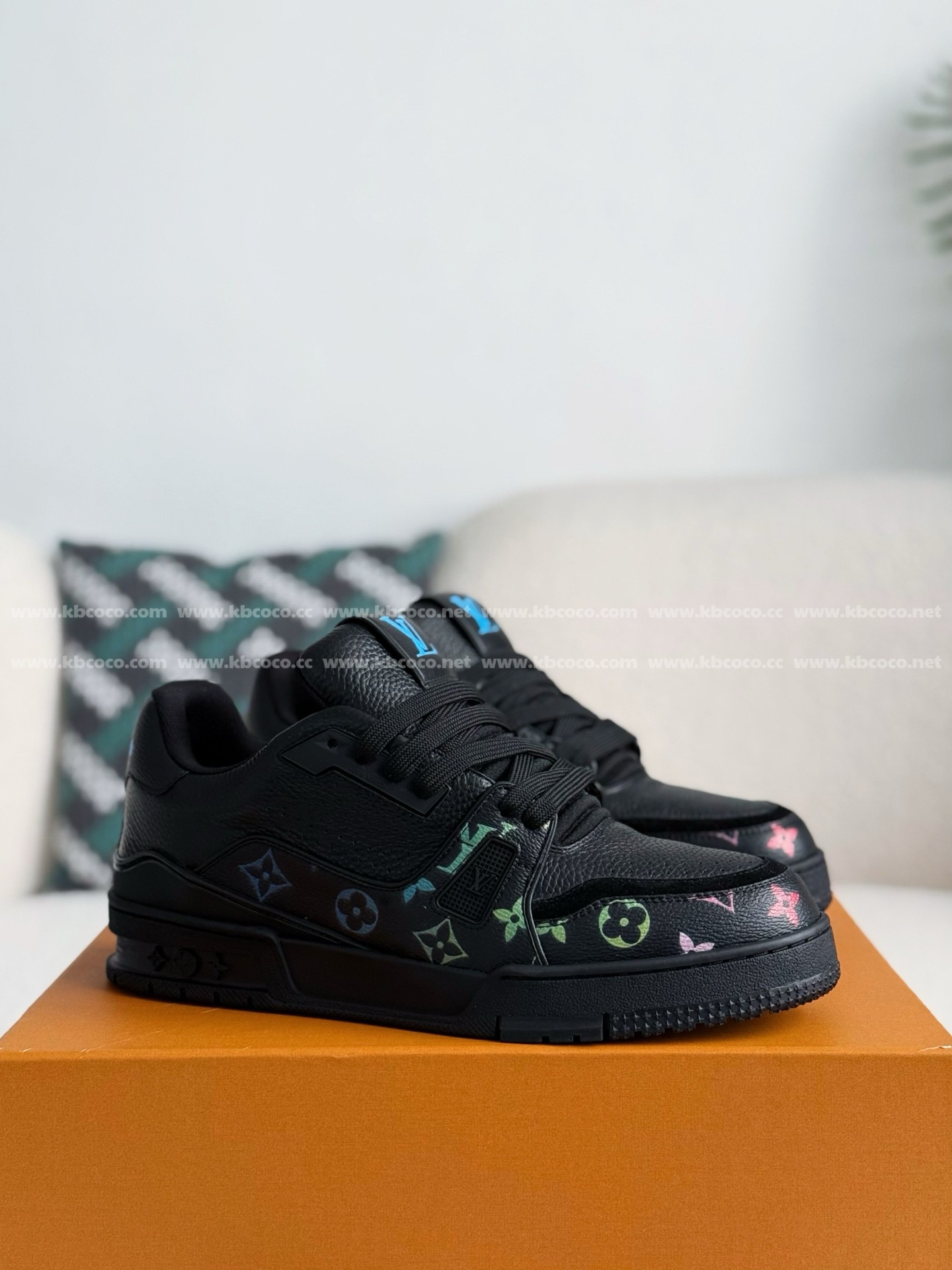【#5224】 LOUIS VUITTON TRAINER SNEAKERS