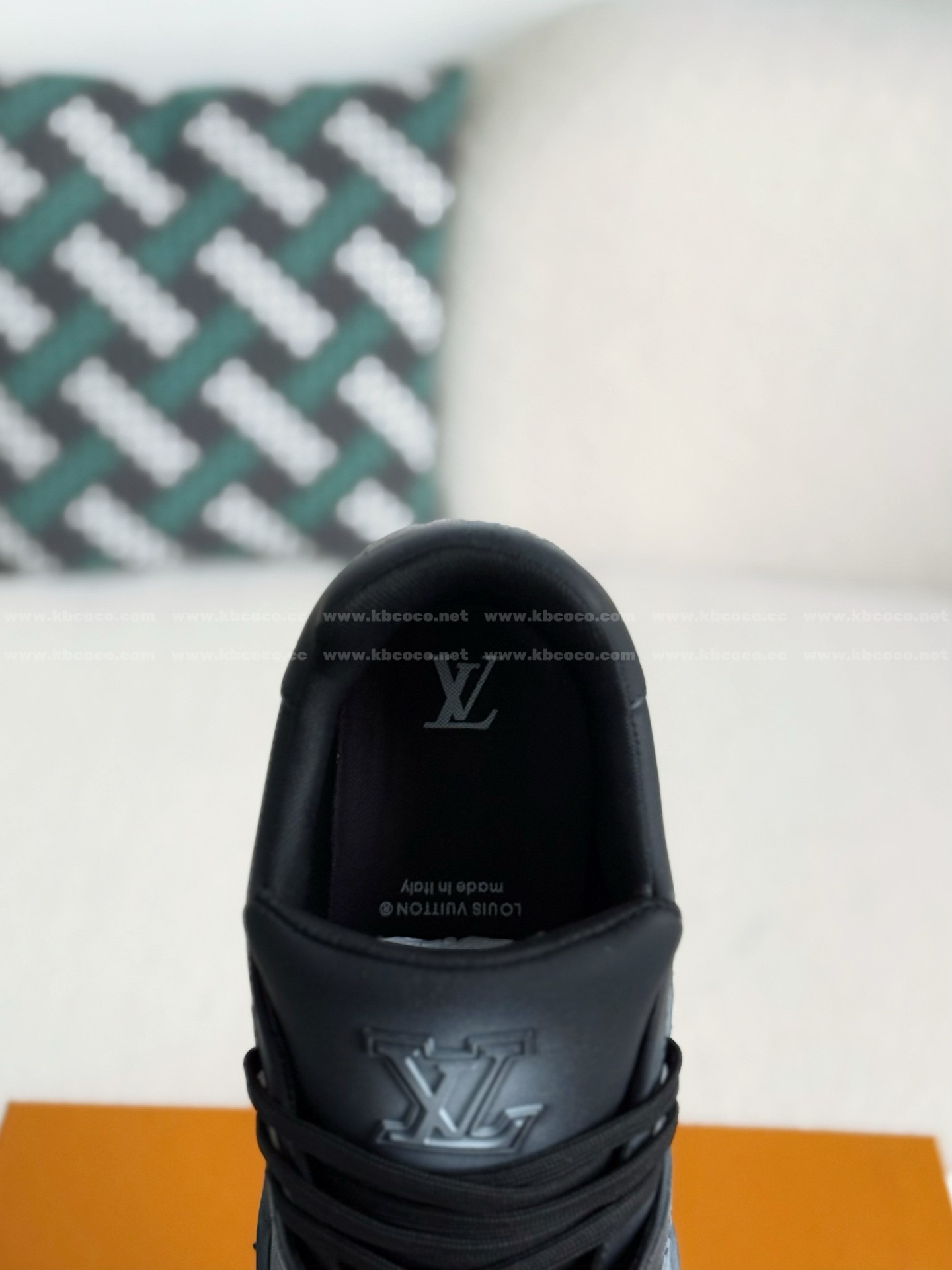 【#5874】 LOUIS VUITTON TRAINER SNEAKERS
