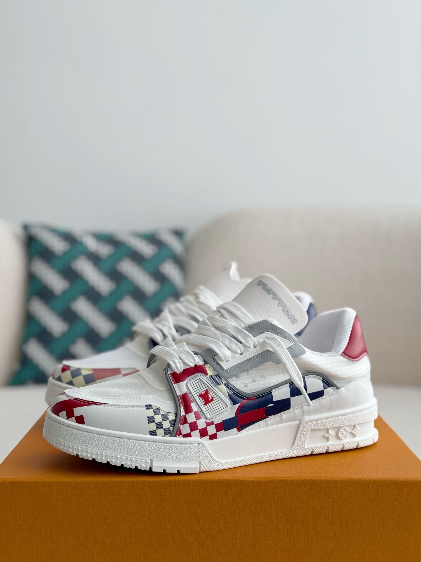 [#3807I LOUIS VUITTON TRAINER SNEAKERS 37th America's Cup Limited Edition