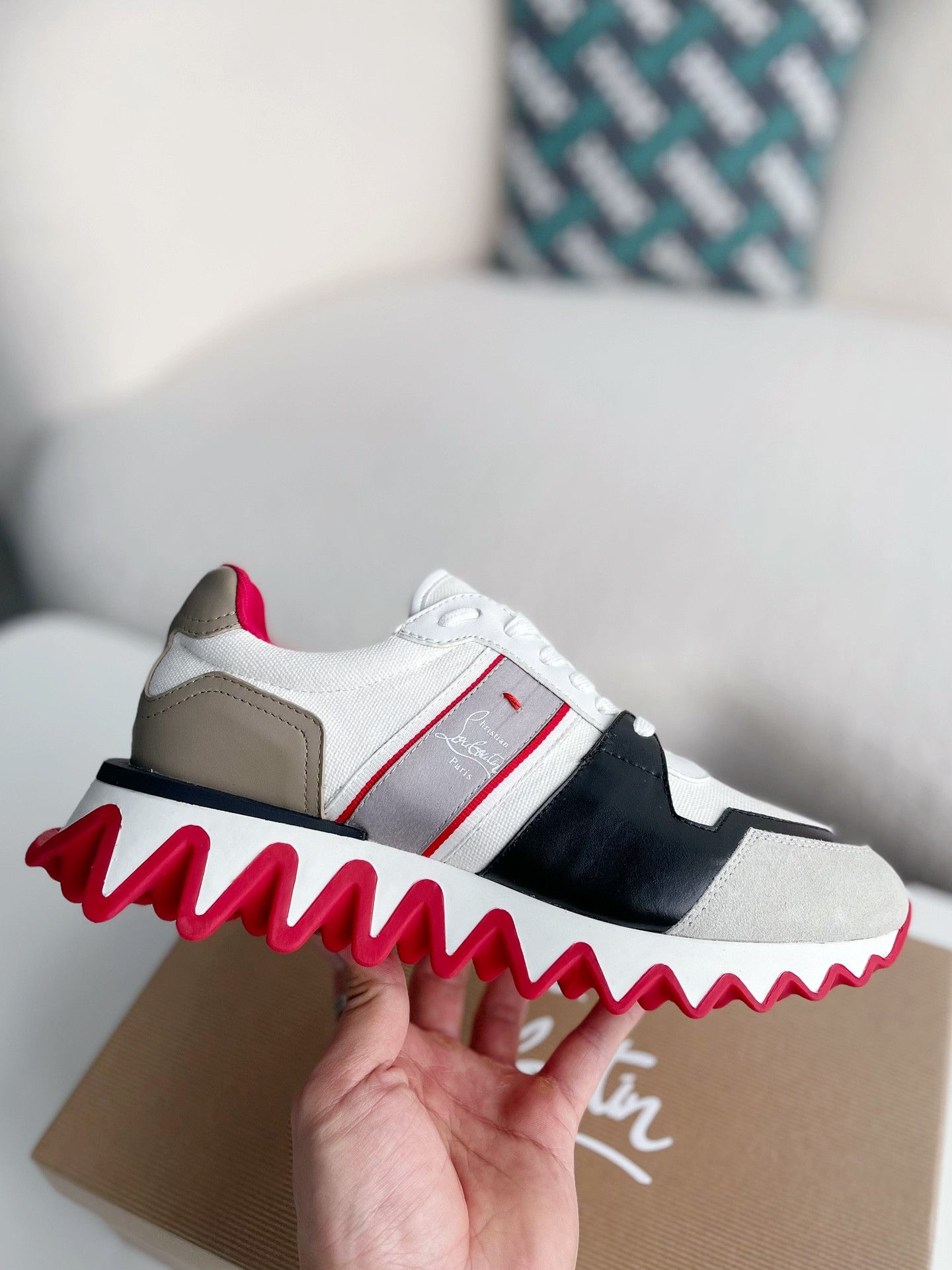 【#3013】 Christian Louboutin Sneakers