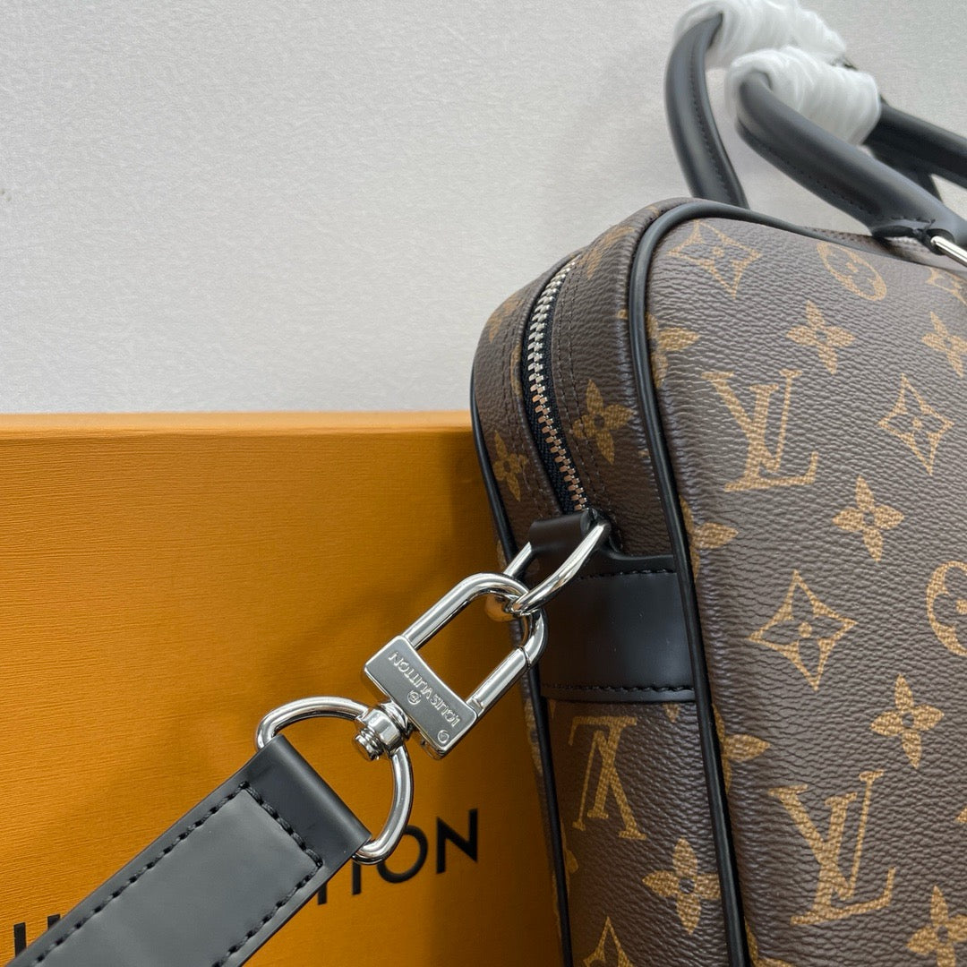 LOUIS VUITTON Porte-Documents Voyage Briefcas M52005e/top quality