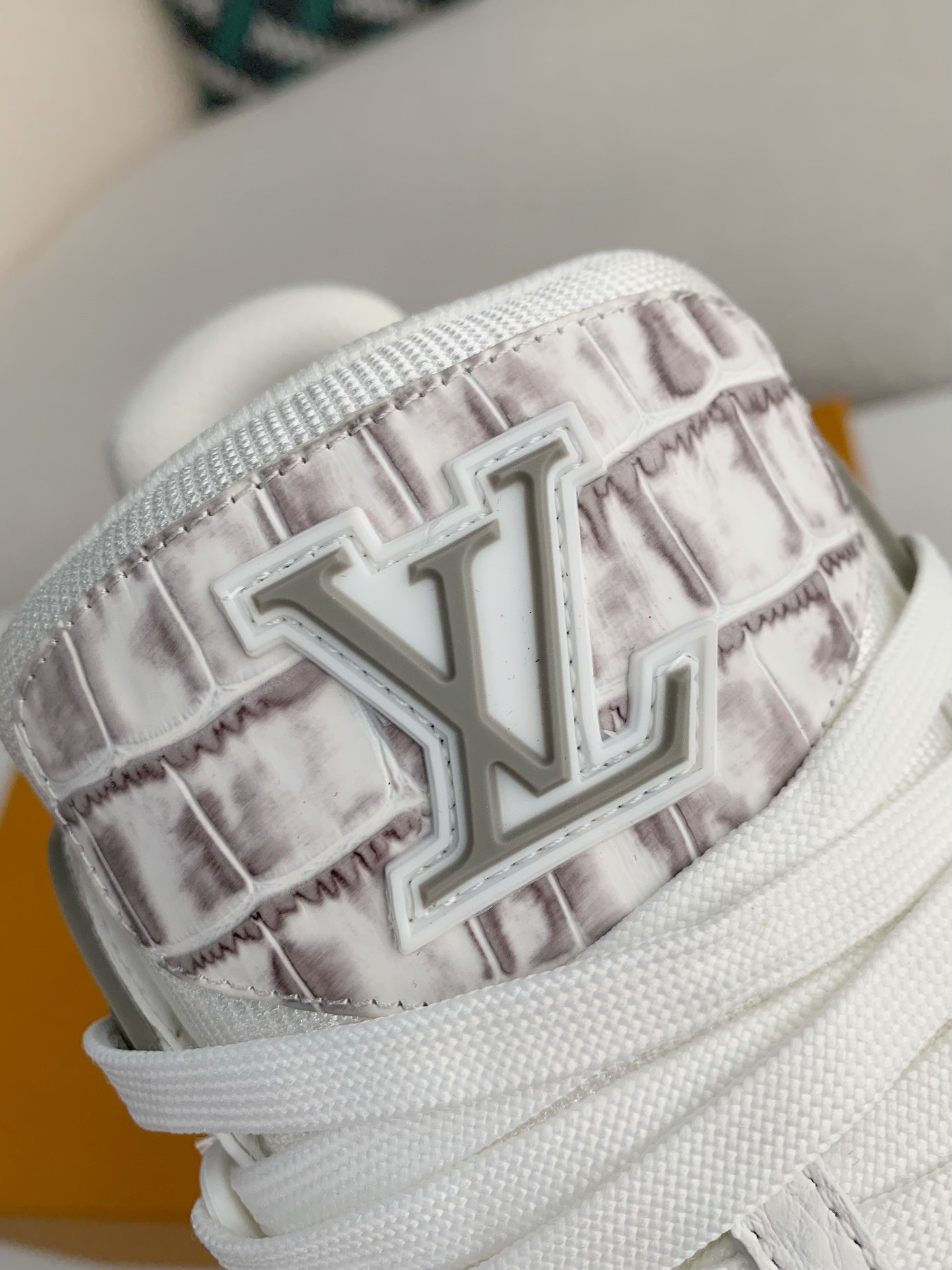 [#3368」 LOUIS VUITTON TRAINER SNEAKERS