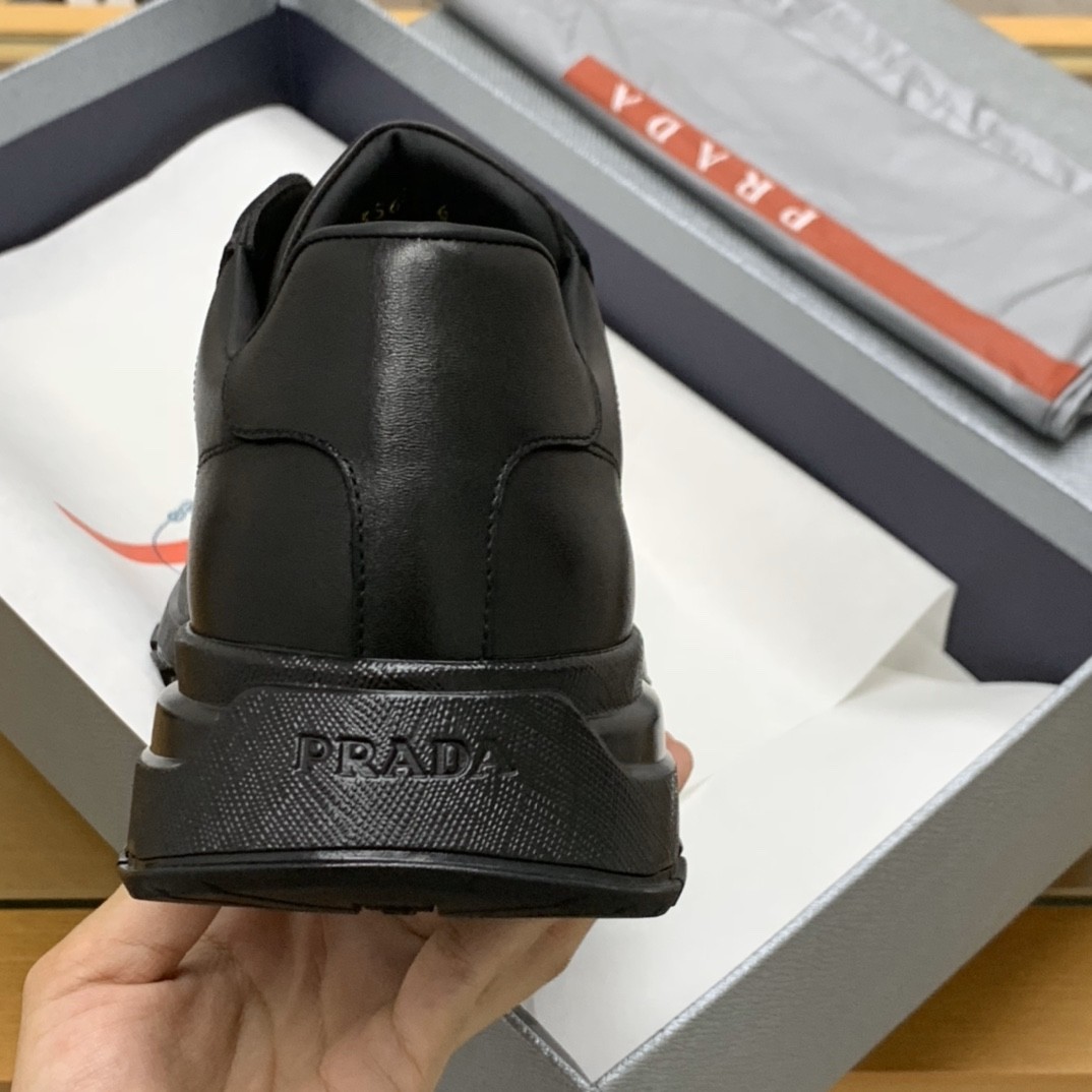【#612】 Prada Sneakers