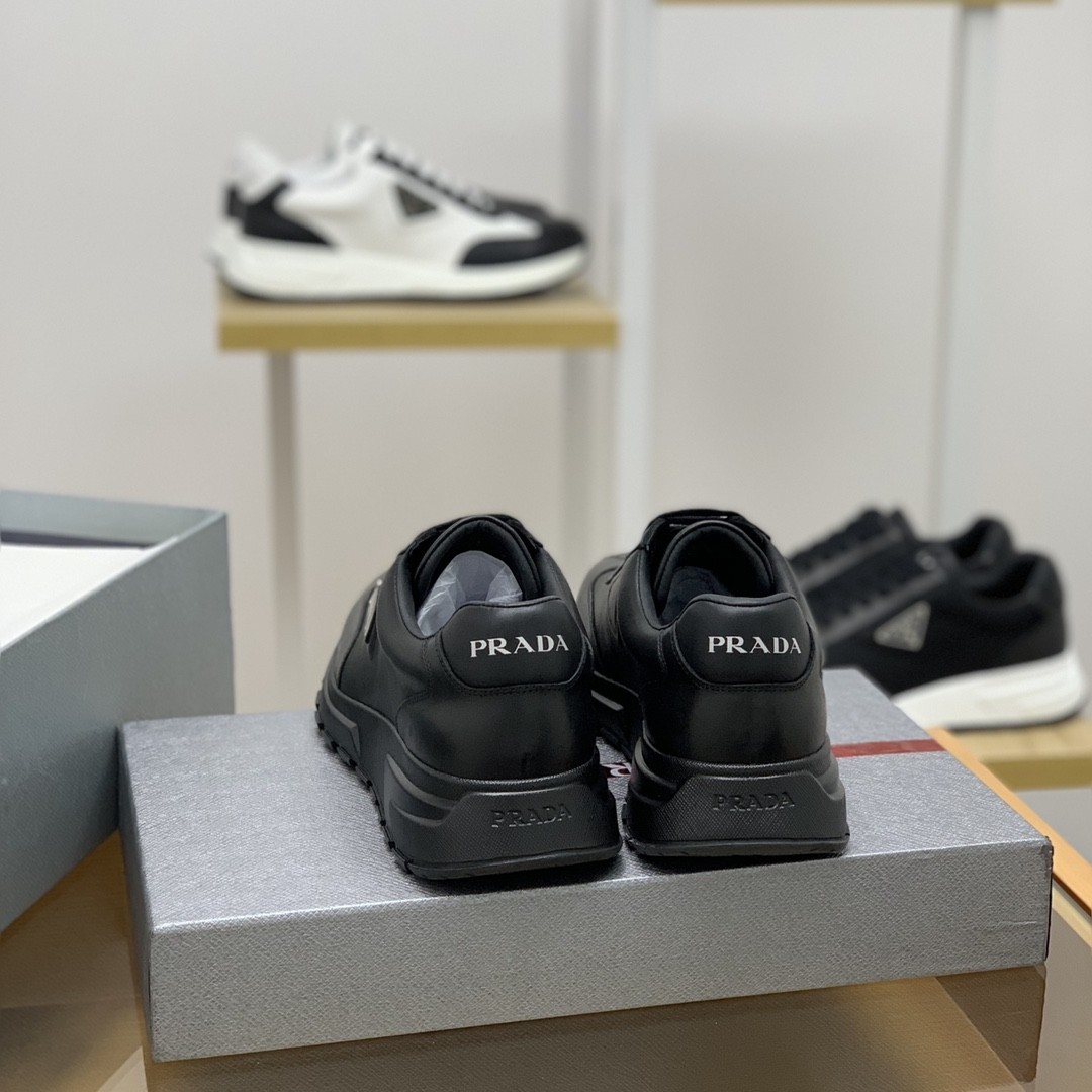 【#610】 Prada Sneakers