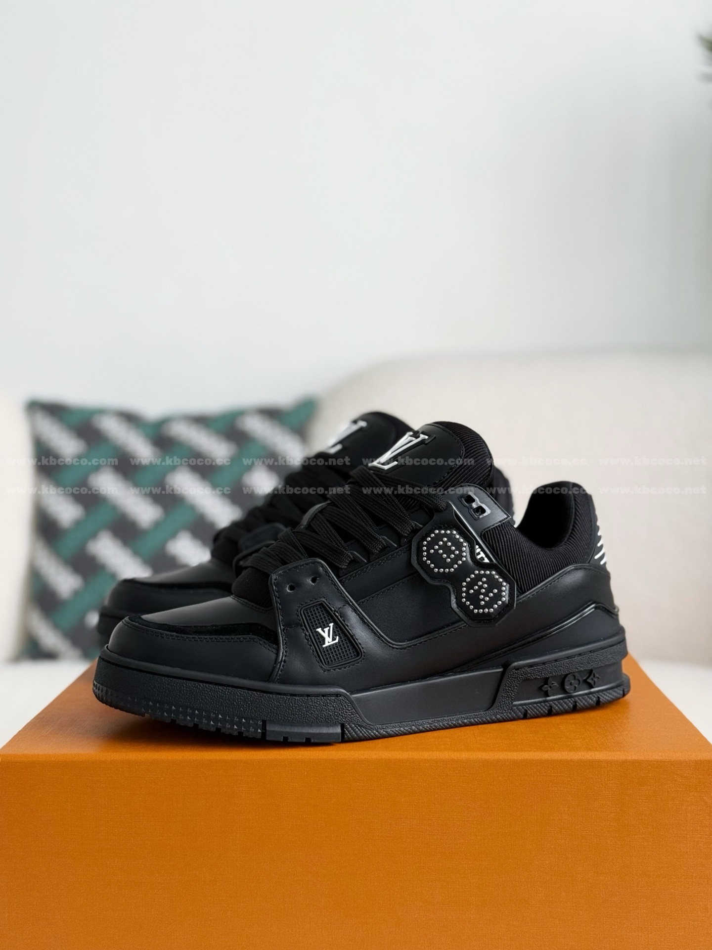 【#5860】 LOUIS VUITTON x NIGO TRAINER FW25 SNEAKERS