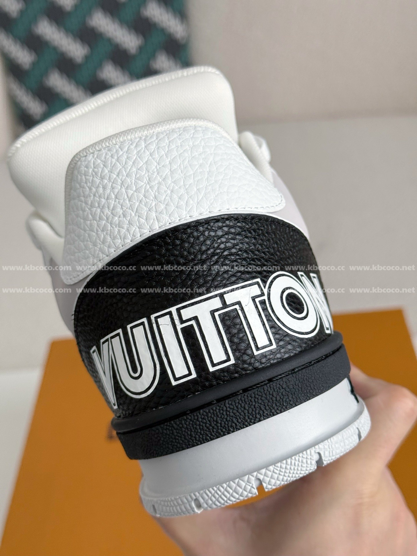 【#4634】 LOUIS VUITTON TRAINER SNEAKERS