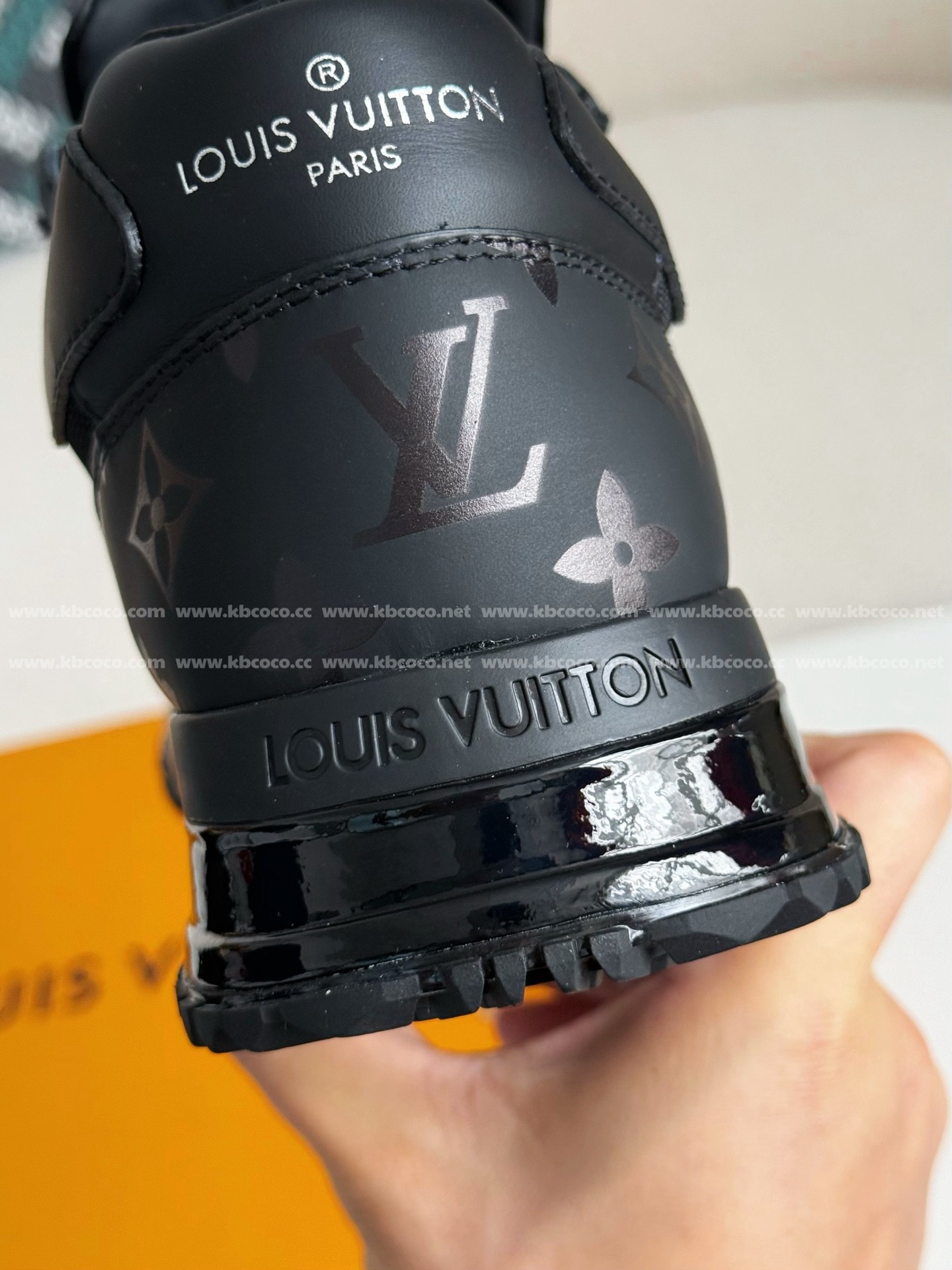 【#4677】 LOUIS VUITTON RUN AWAYCASUAL SHOES