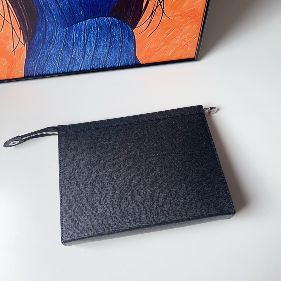 LOUlS VUITTON calfskin protecti Vecase clutch M30450