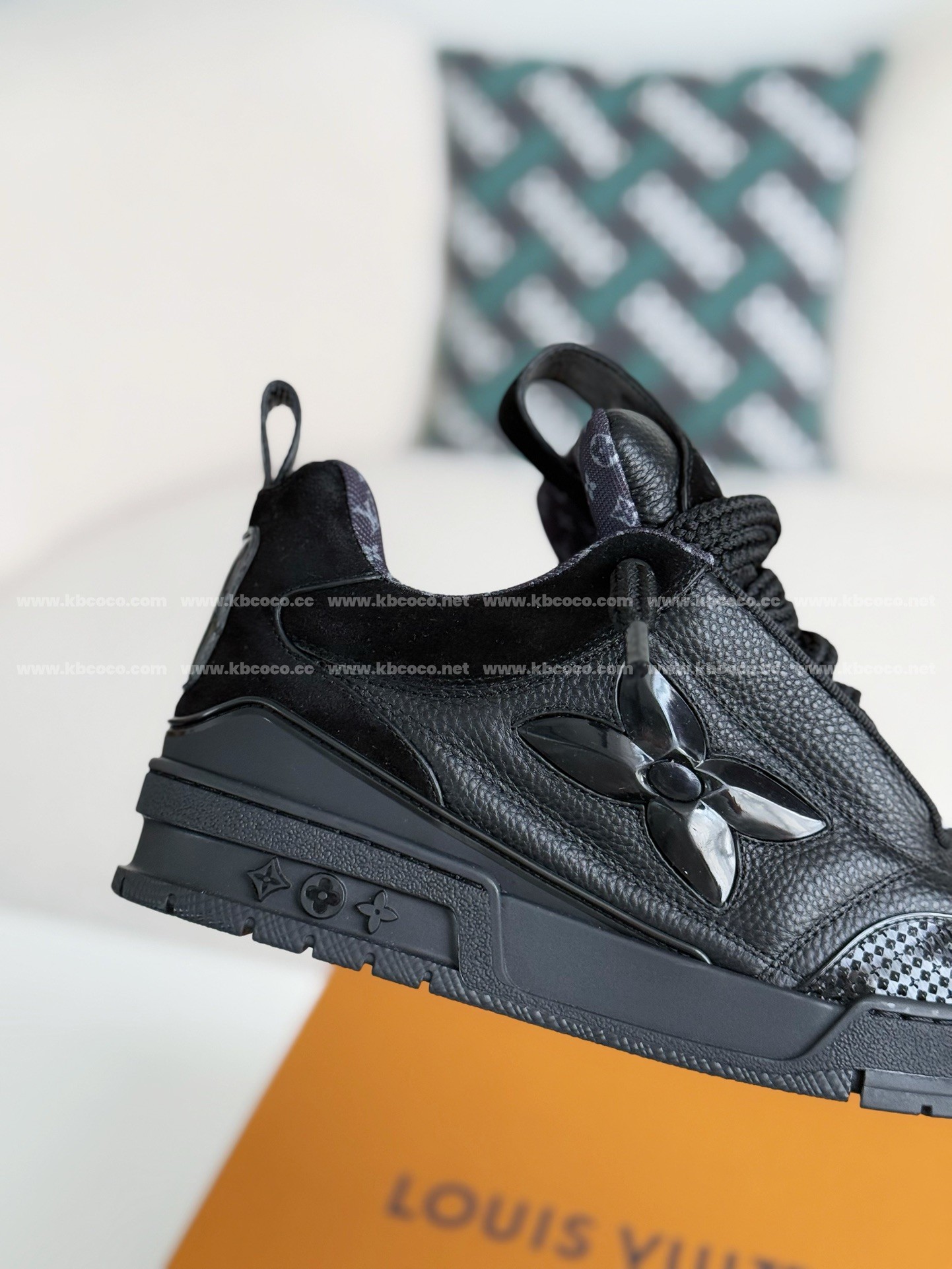 【#4015】 LOUIS VUITTON SKATE LOW-TOP SNEAKERS