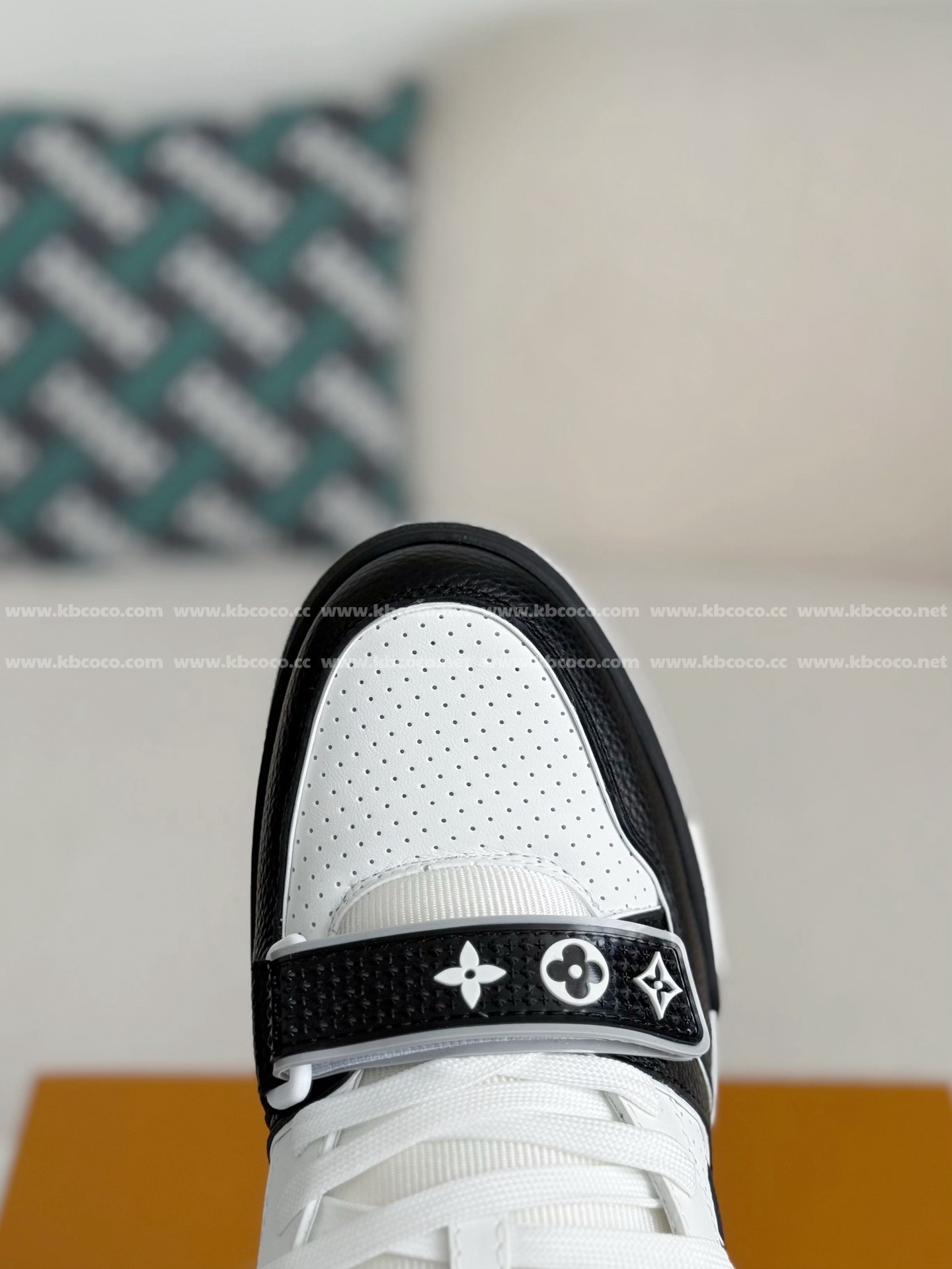 【#4634】 LOUIS VUITTON TRAINER SNEAKERS