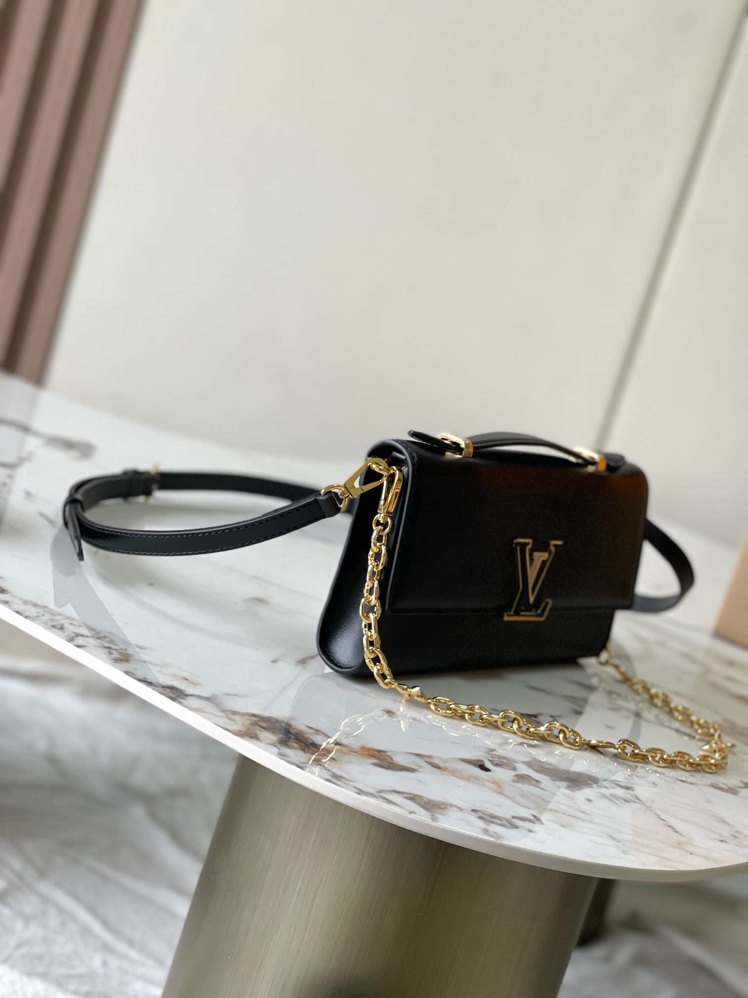 LOUIS VUITTON Capucines Shoulder bag/top quality M12405