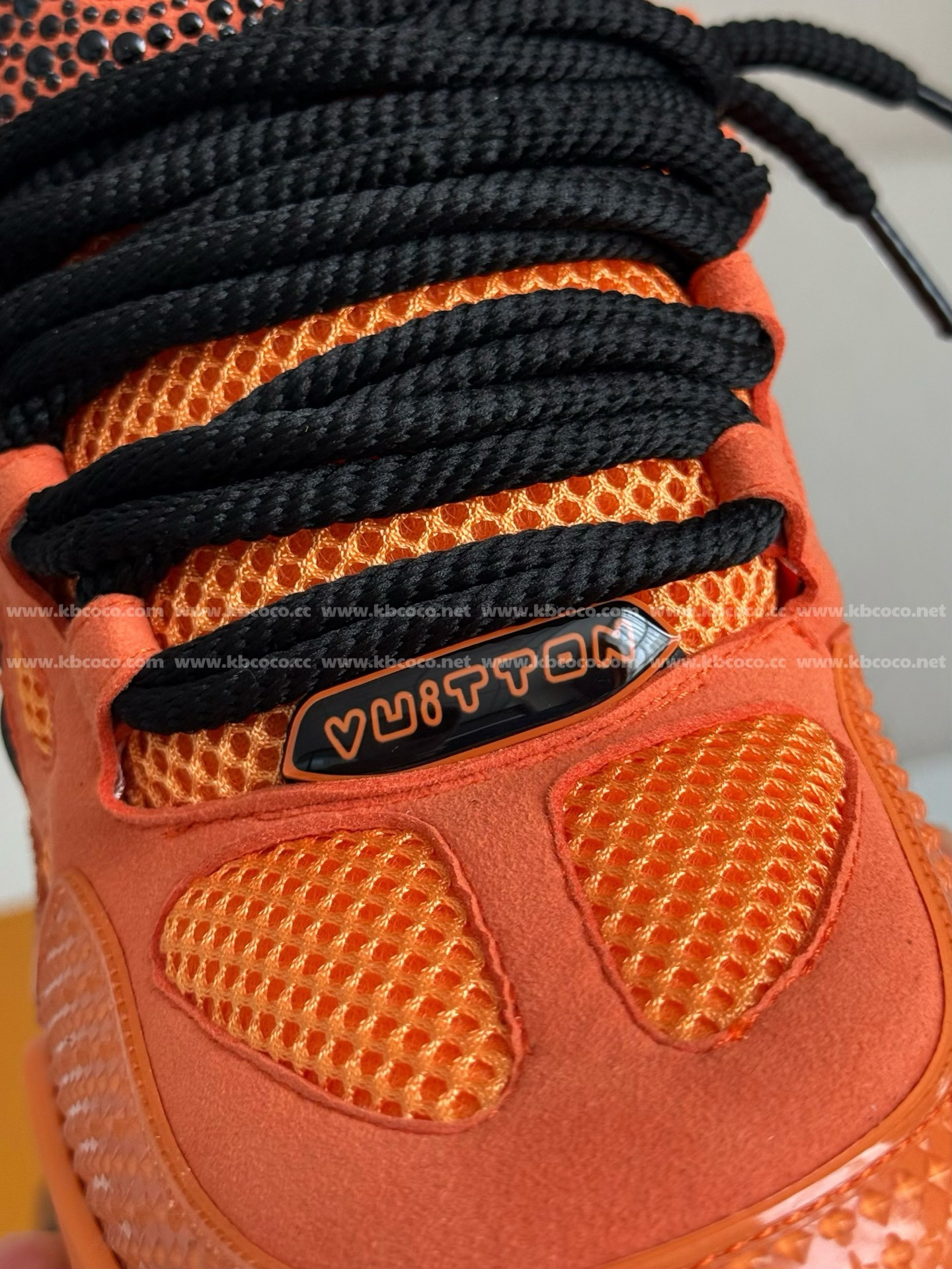 【#5073】 LOUIS VUITTON RUNNER TATIC SNEAKERS