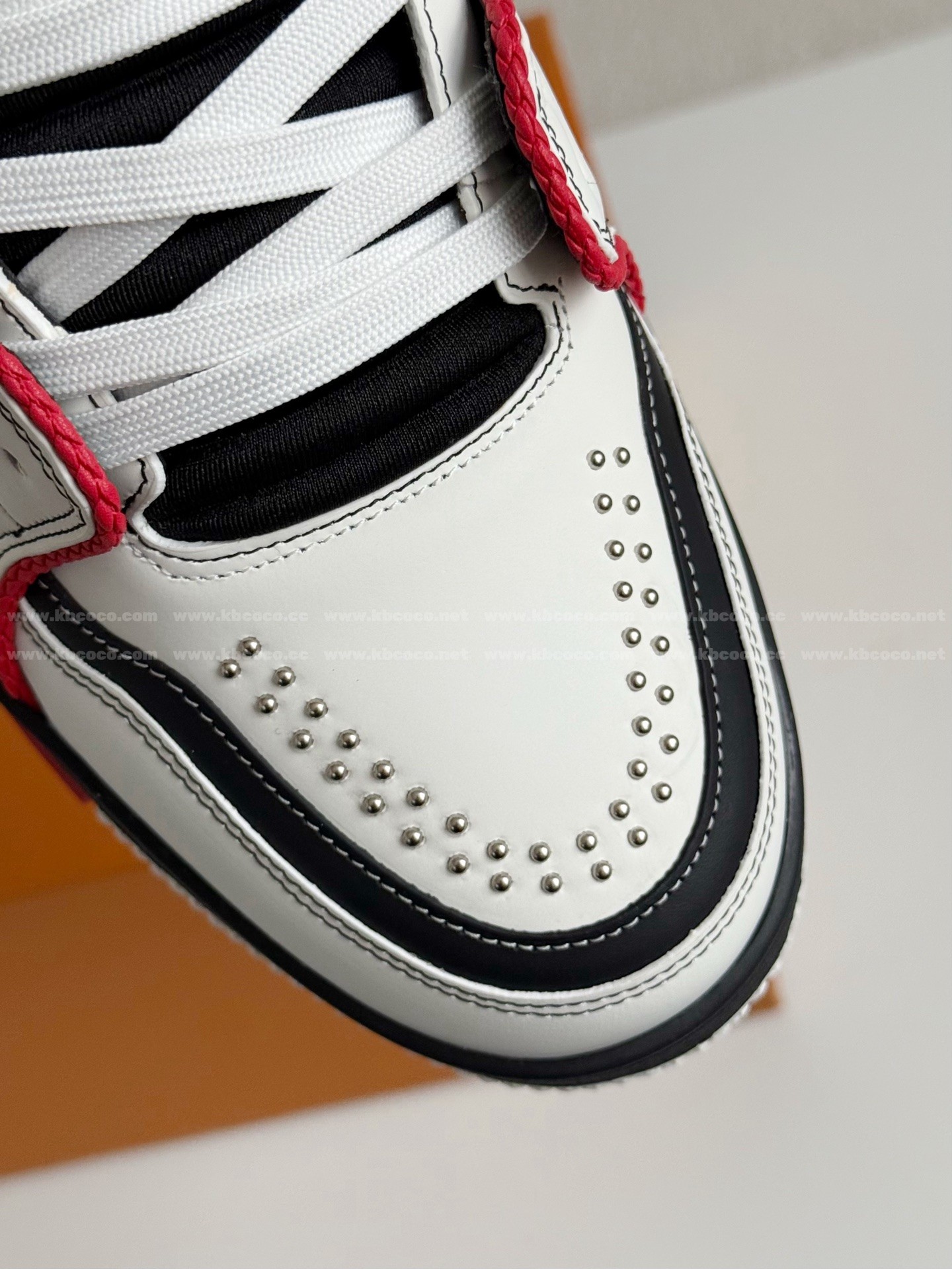 【#5679】 LOUIS VUITTON TRAINER SNEAKERS