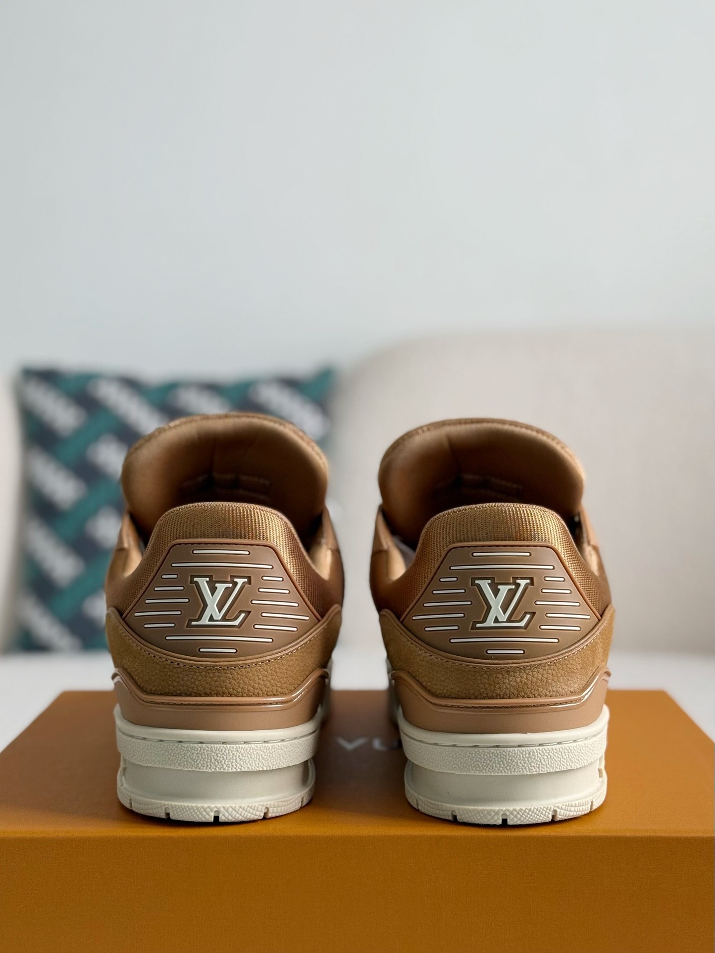[#3910]LOUIS VUITTON TRAINER SNEAKERS