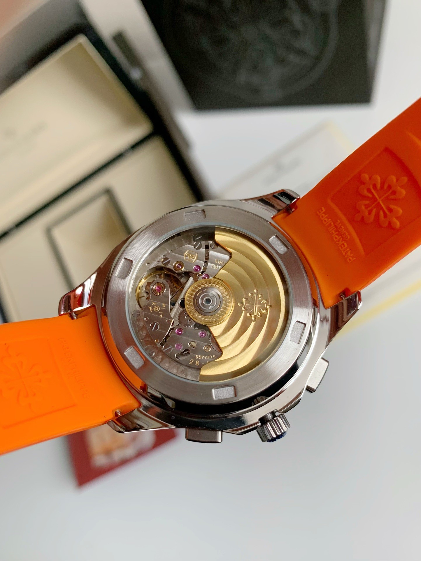 【#3909】 PATEK PHILIPPE AQUANAUTSeries 120-meter waterproof wristwatch，42.2mm