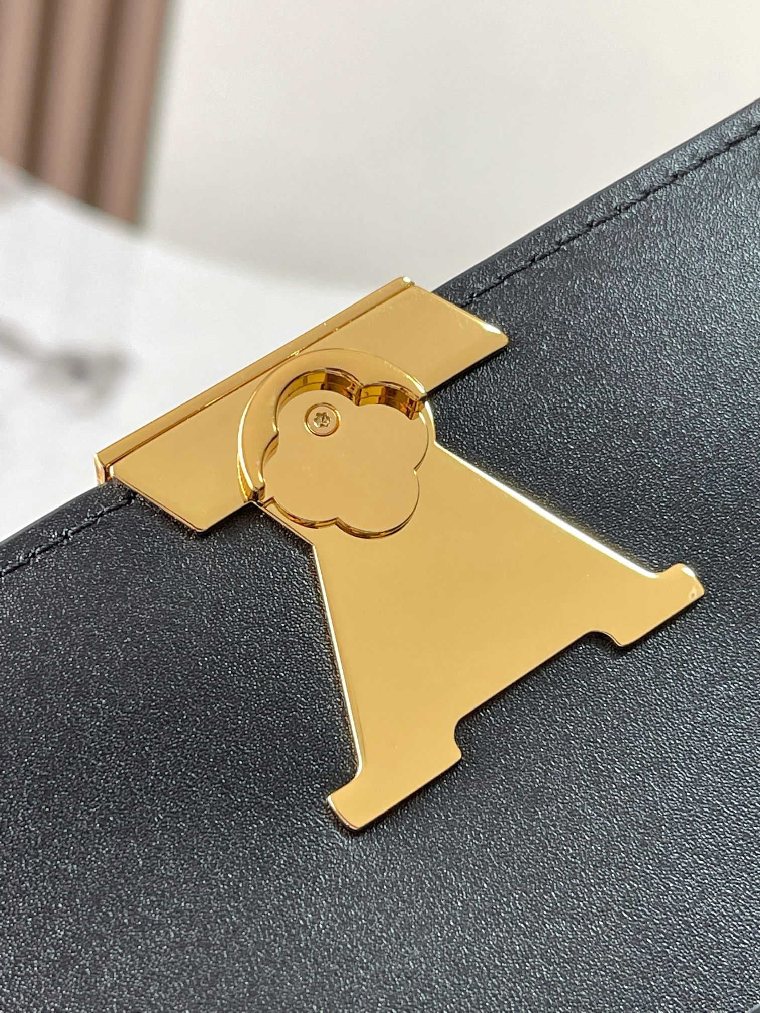 LOUIS VUITTON Capucines Shoulder bag/top quality M12405