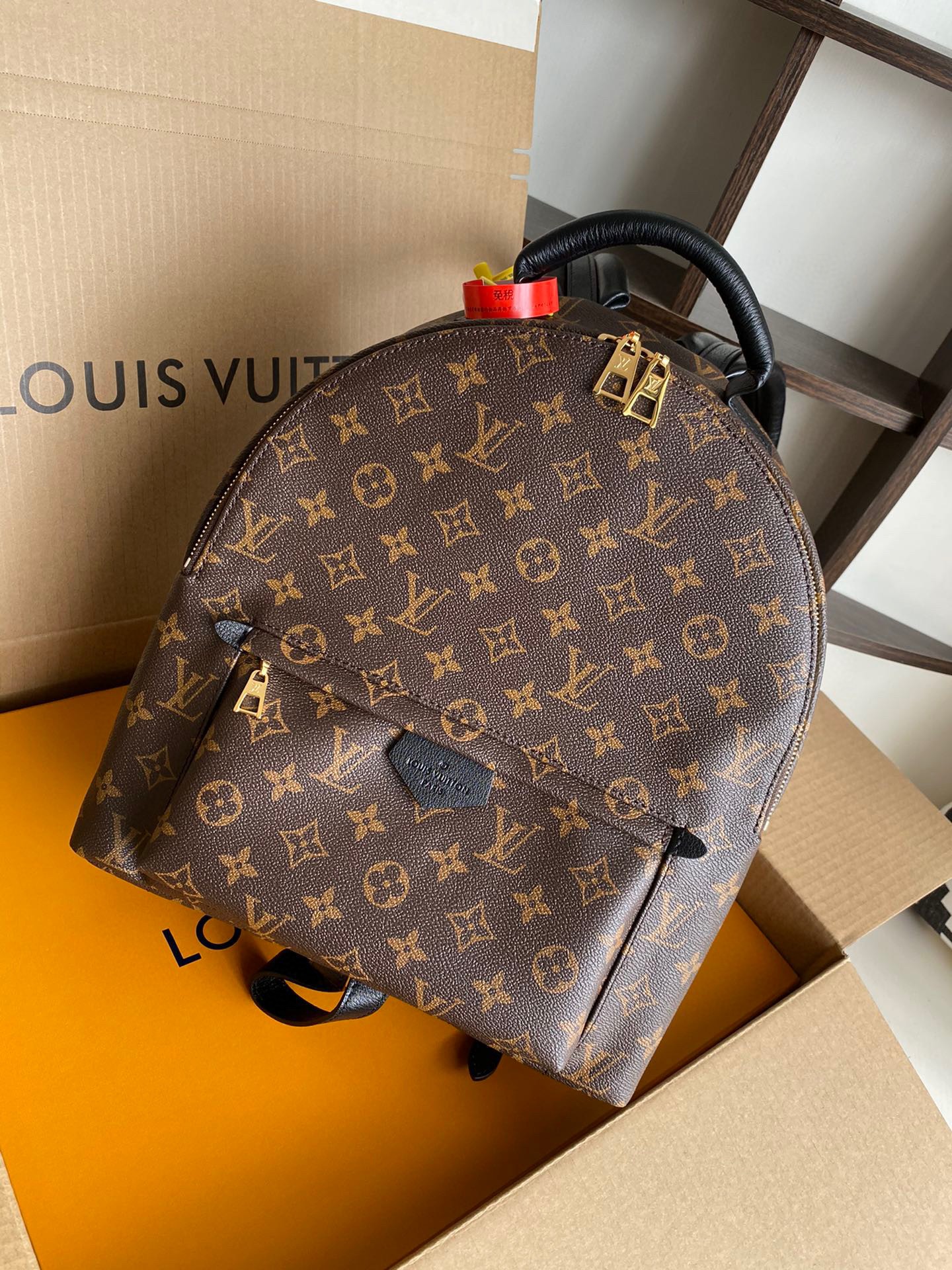 LOUIS VUITTON Palm Springs MM M44874