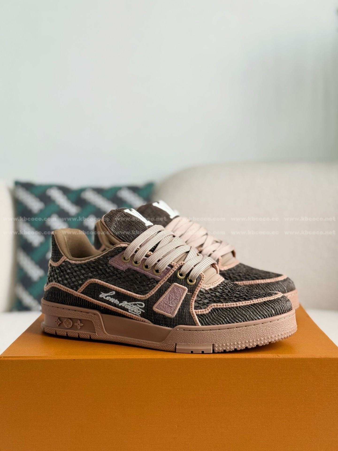 【#5880】LOUIS VUITTON TRAINER SNEAKERS