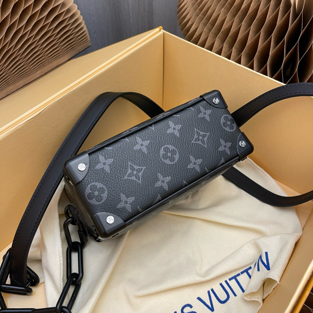 LOUIS VUITTON SOFT TRUNK Postman bag/Top Quality M44735