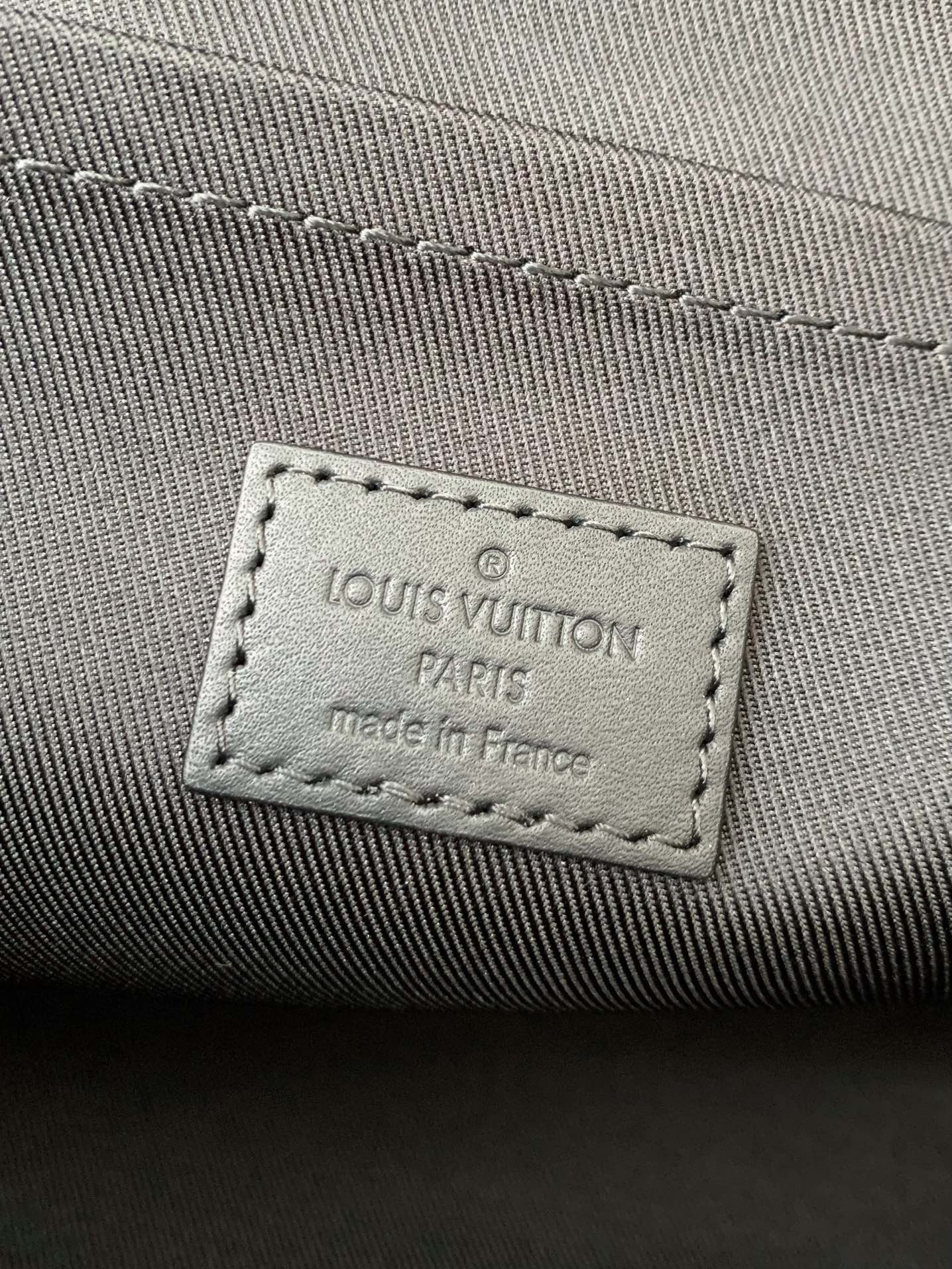 Louis Vuitton's new Sac Plat HorizontalZippé men's black flower briefcase M45165