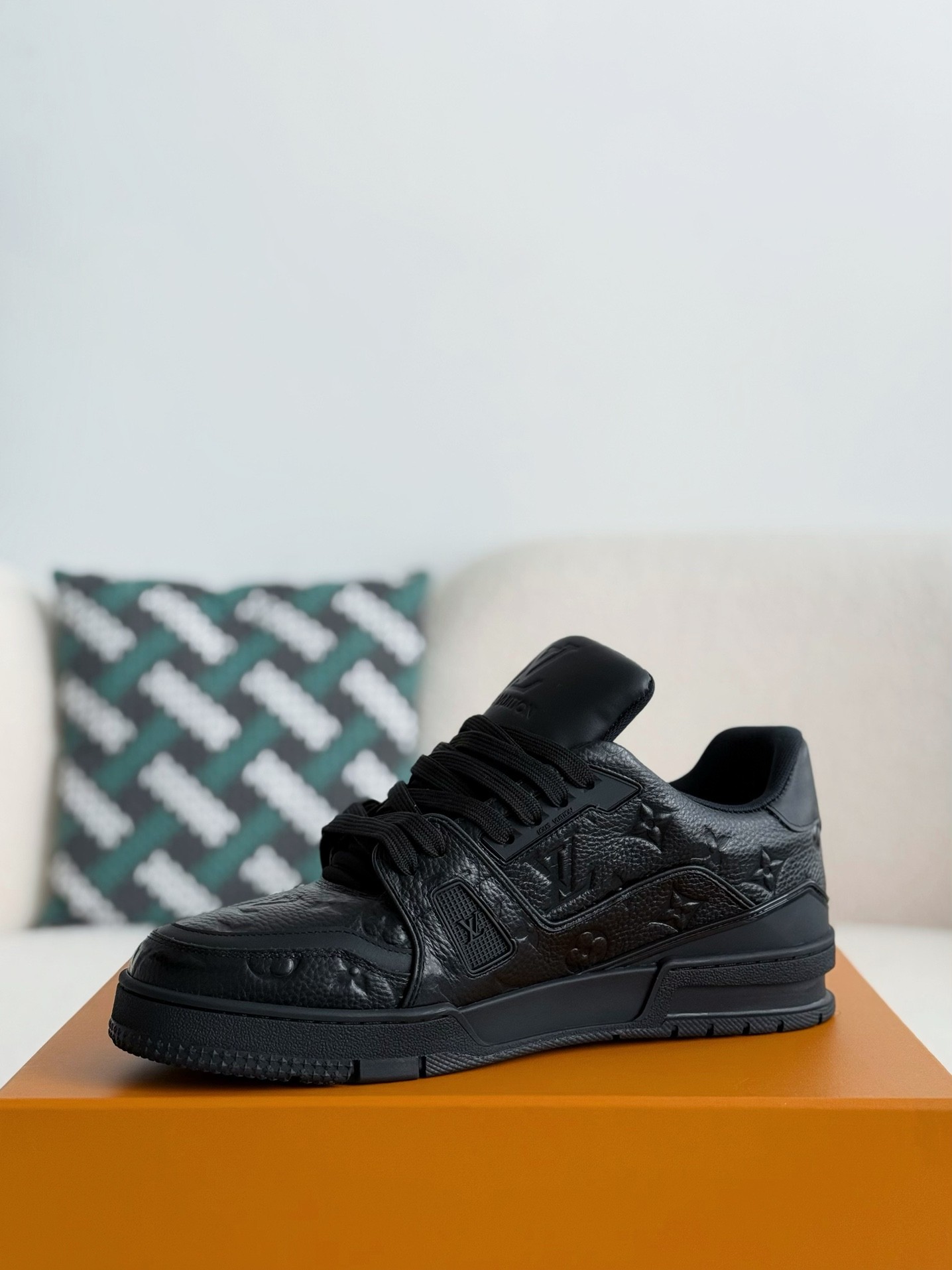[#3854」 LOUIS VUITTON TRAINER SNEAKERS