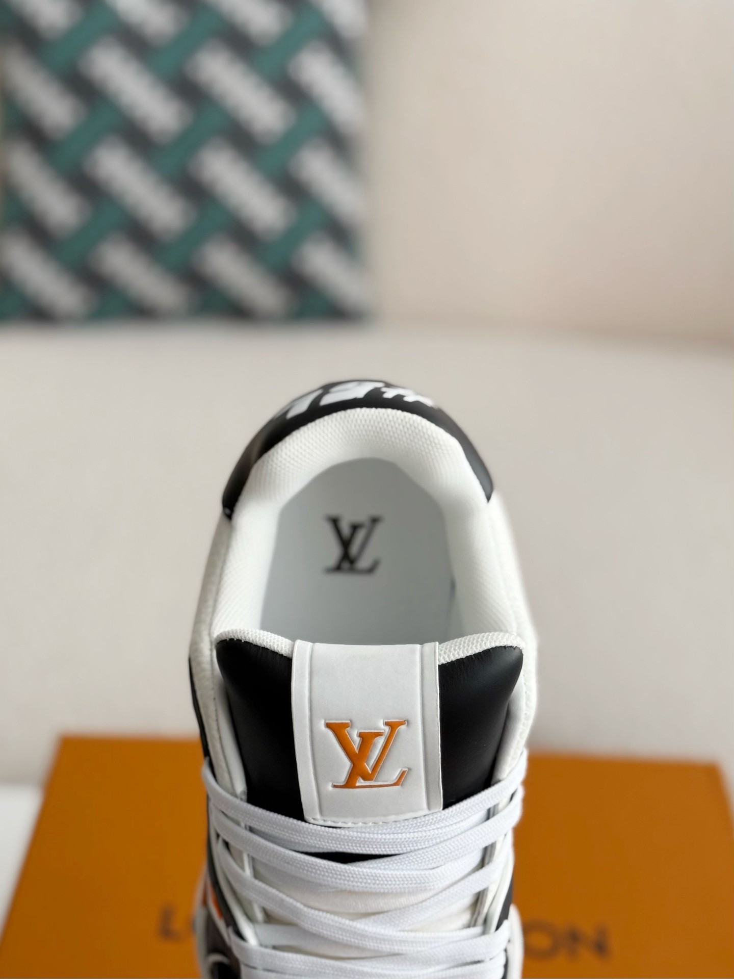 [#3719] LOUIS VUITTON TRAINER SNEAKERS