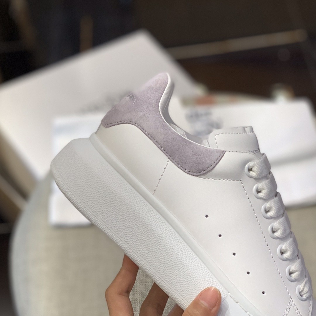 Alexander McQueen MQ Light gray velvet tail Sneakers