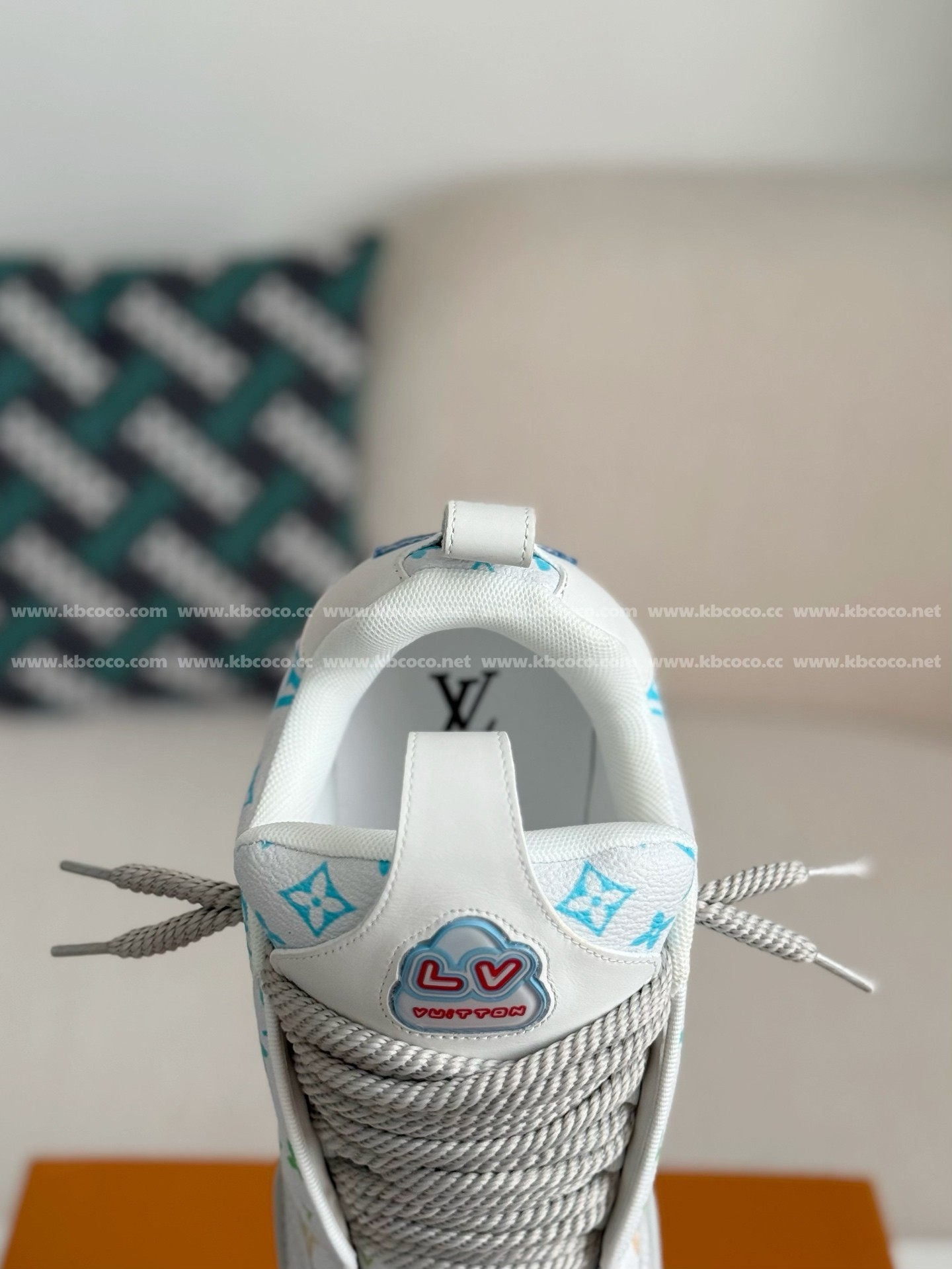 【#5284】LOUIS VUITTON RUNNER TATIC SNEAKERS