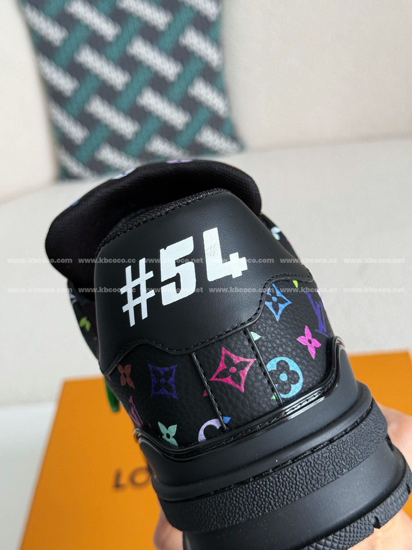 【#4230】 LOUIS VUITTON SNEAKERS