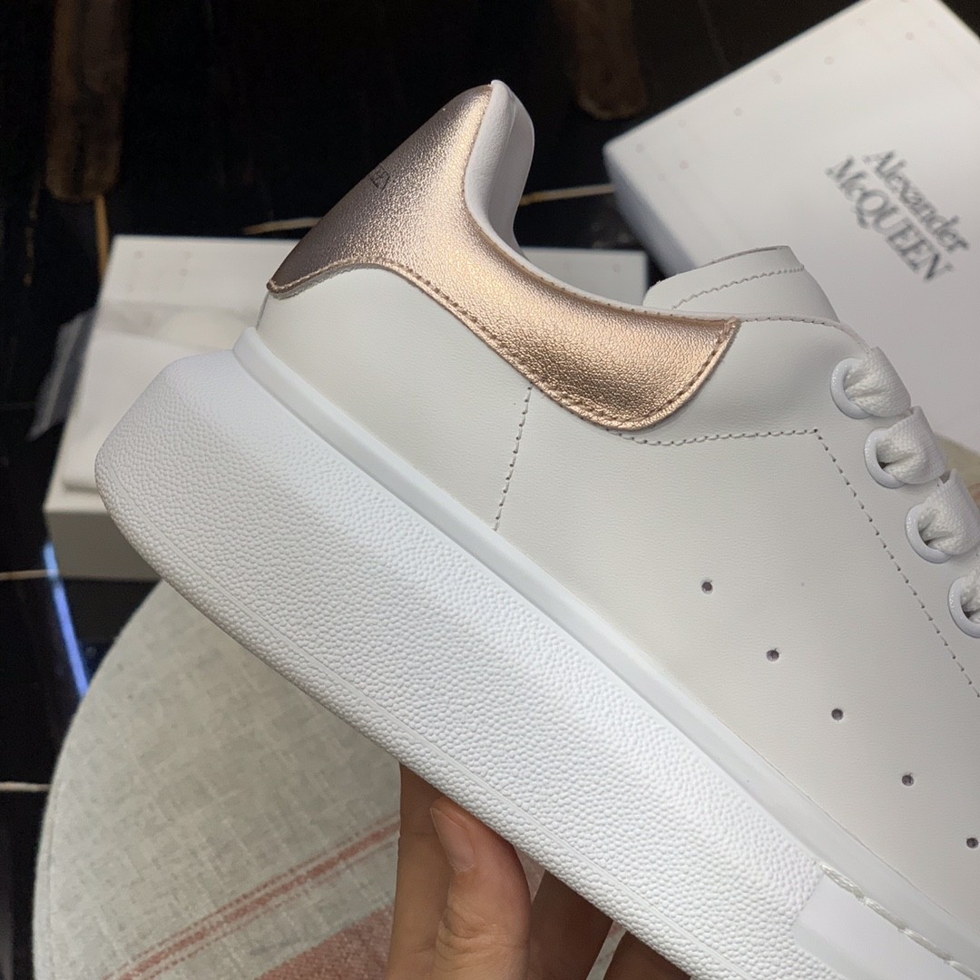 Alexander McQueen MQ rose gold tailSneakers