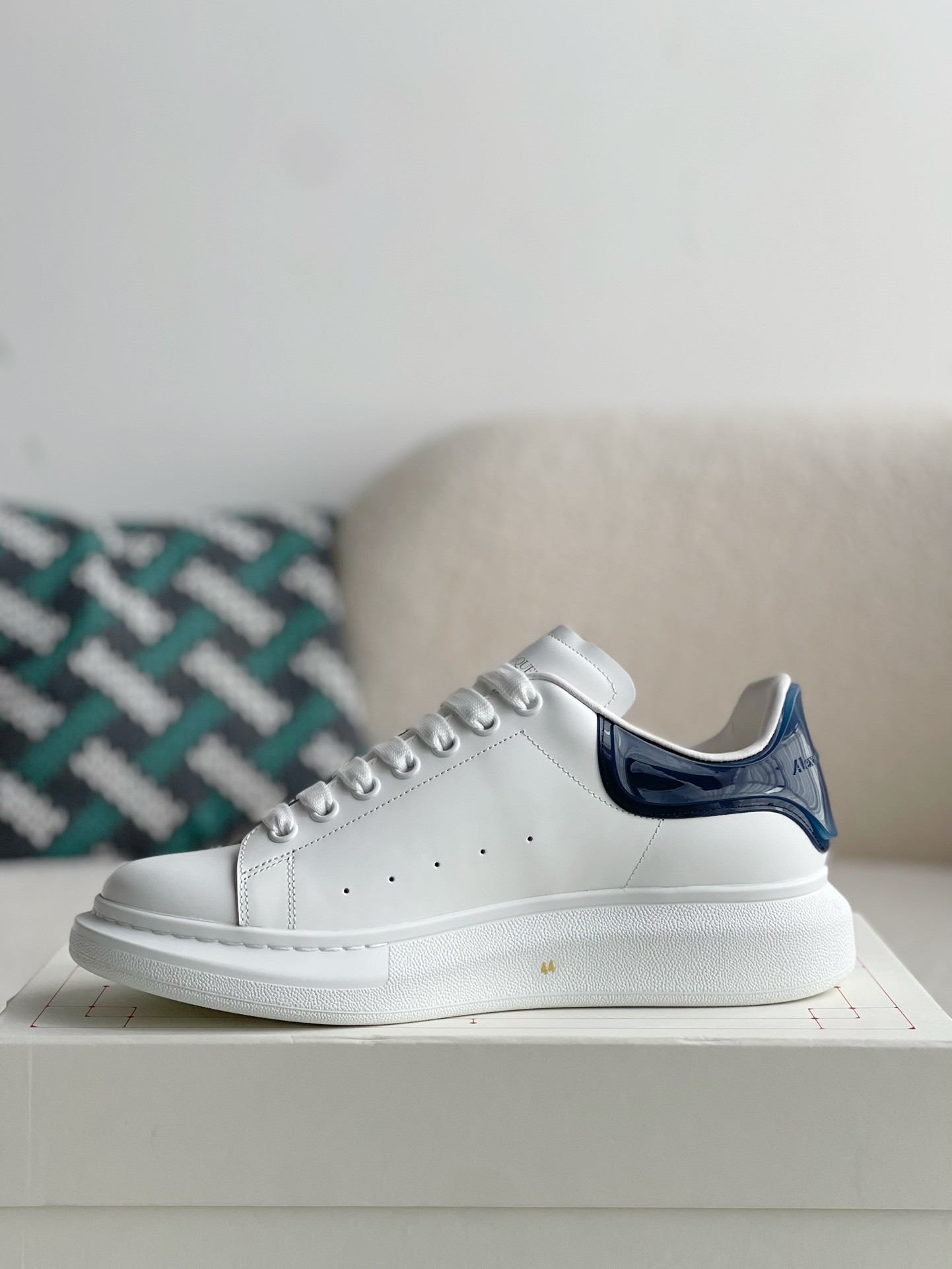 Alexander McQueen MQ jelly Dark BlueTail Sneakers